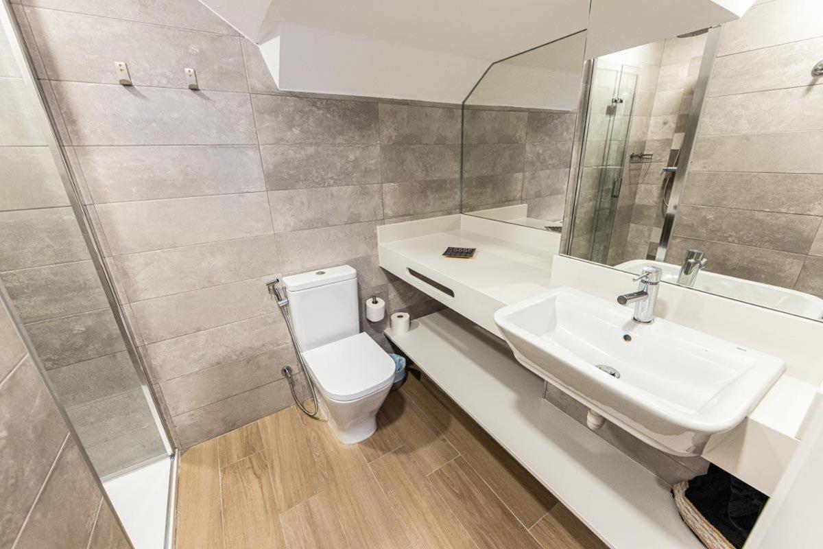 Double or Twin Room photo 3