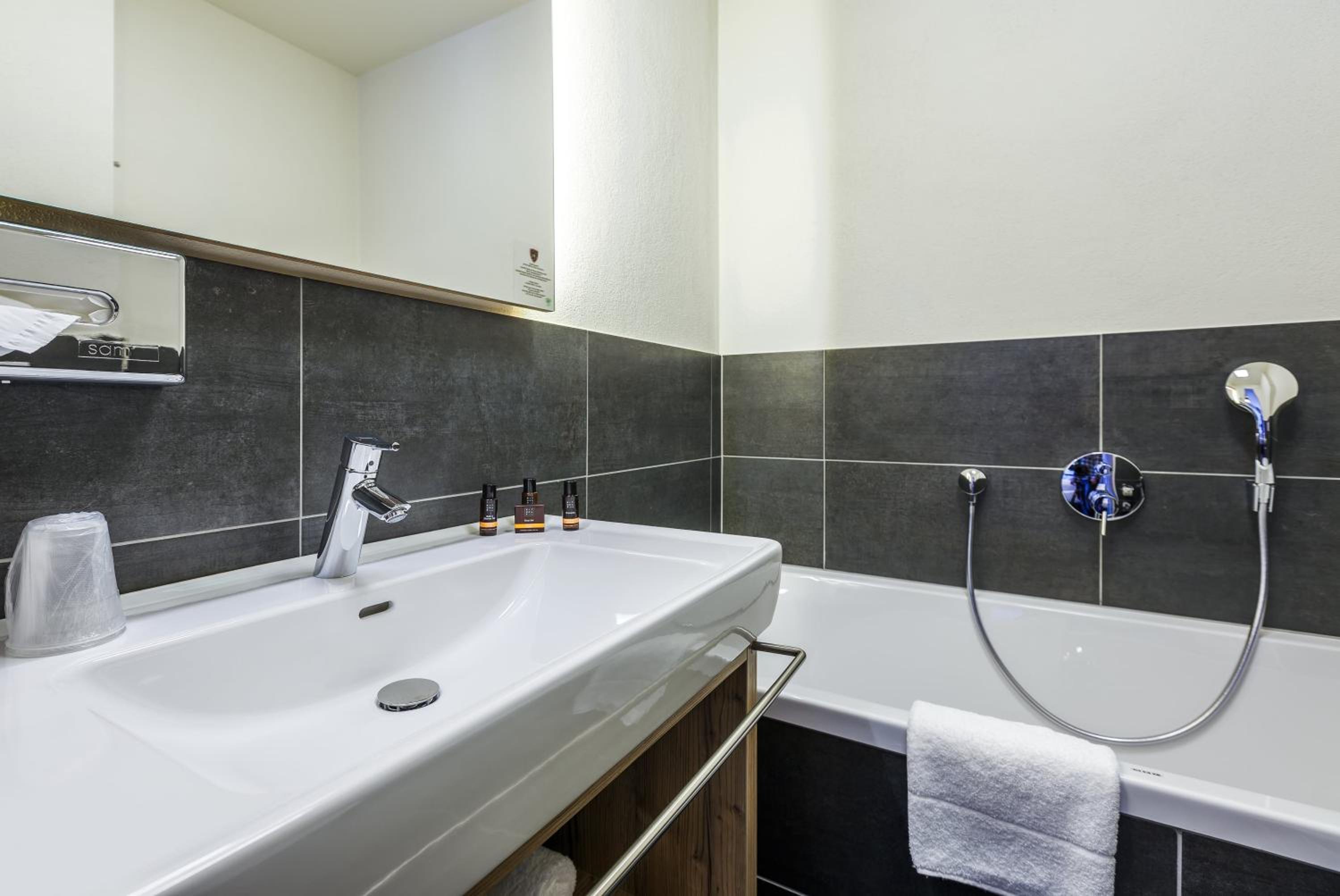 Two-Bedroom Suite photo 3