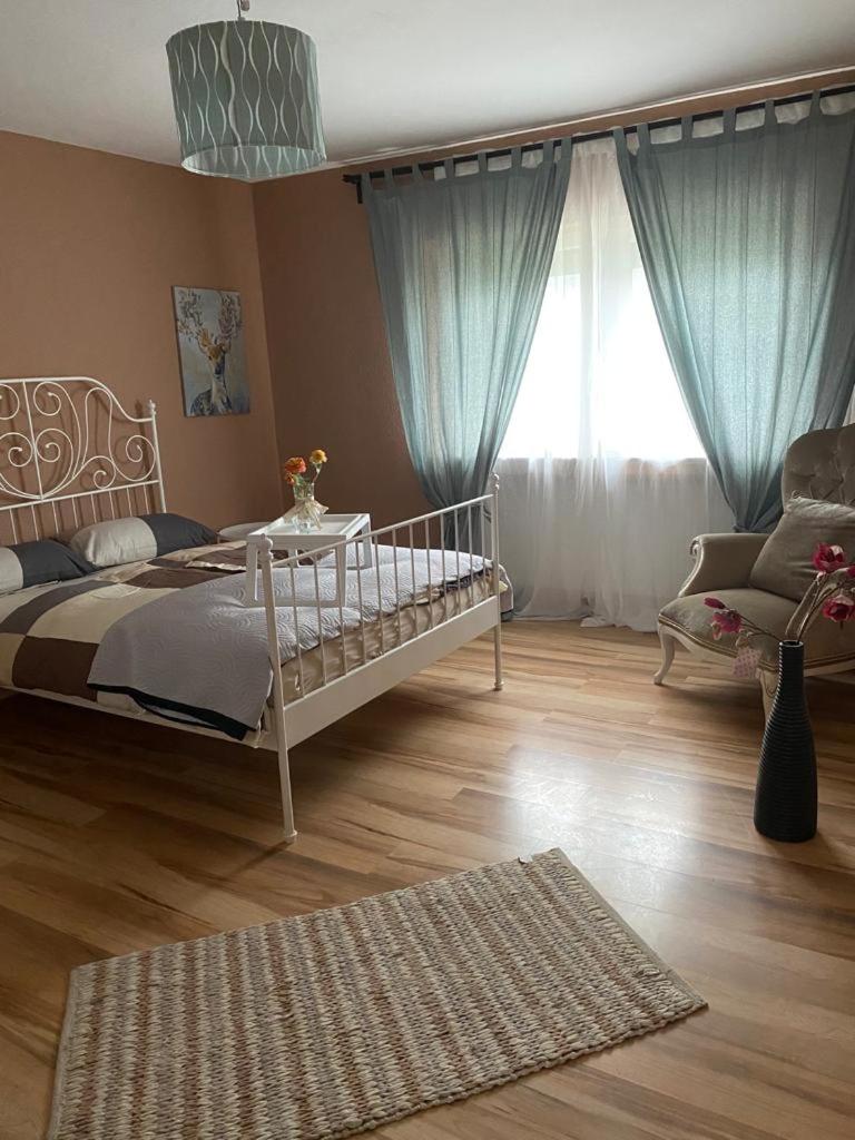 Four-Bedroom House photo 1