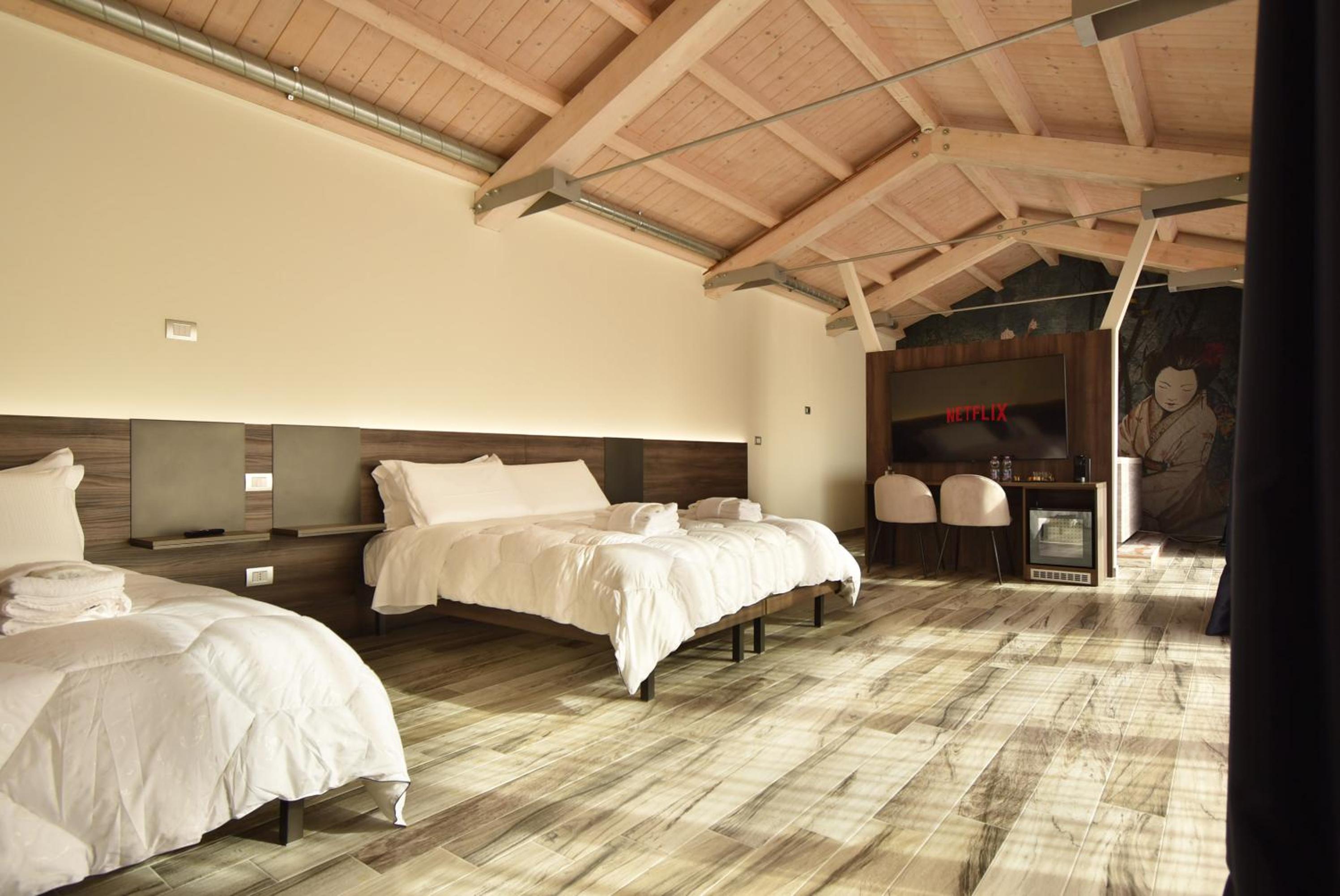 Double Room with Spa Bath photo 2