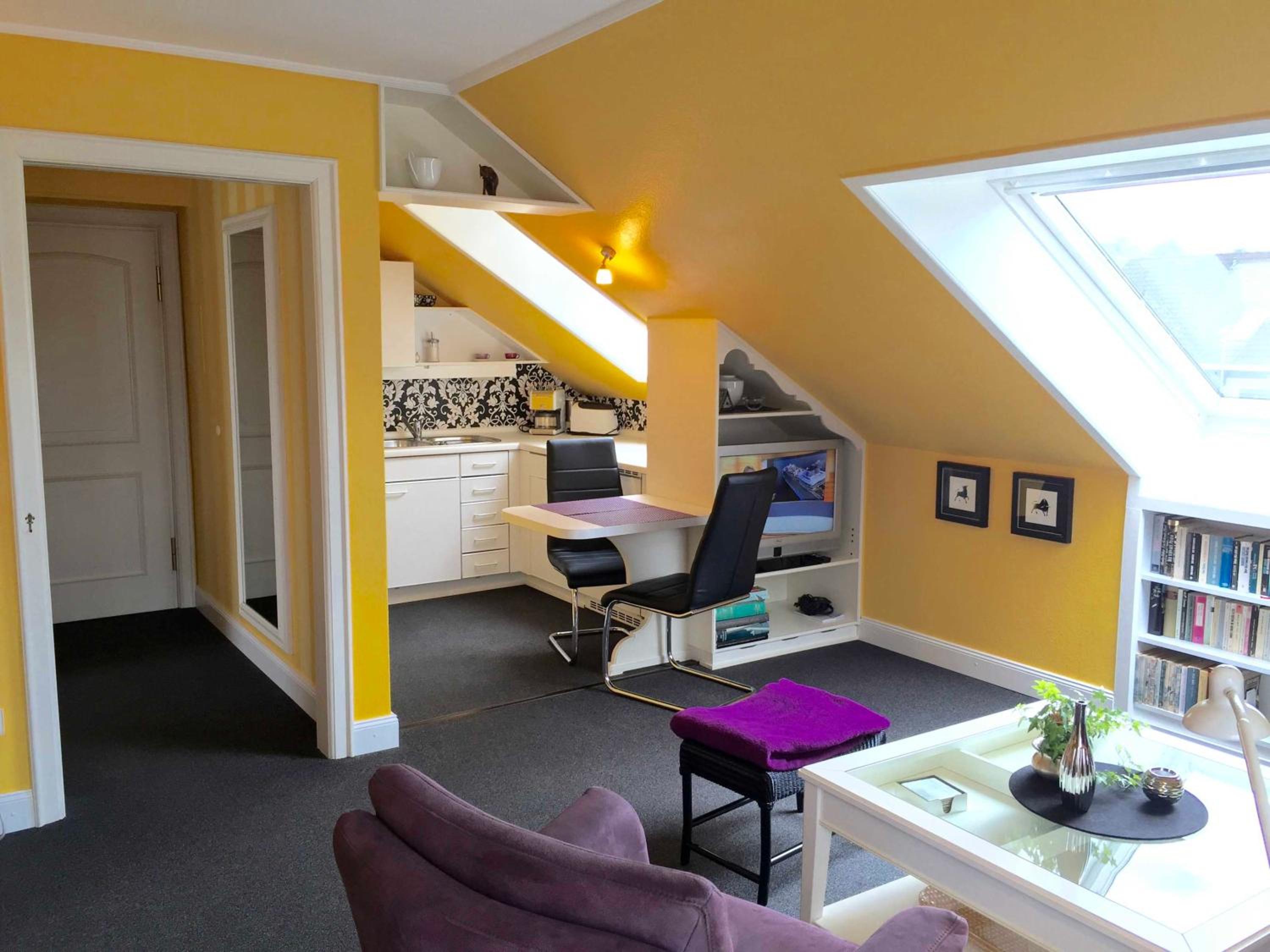 Apartment with Balcony and Terrace photo 3