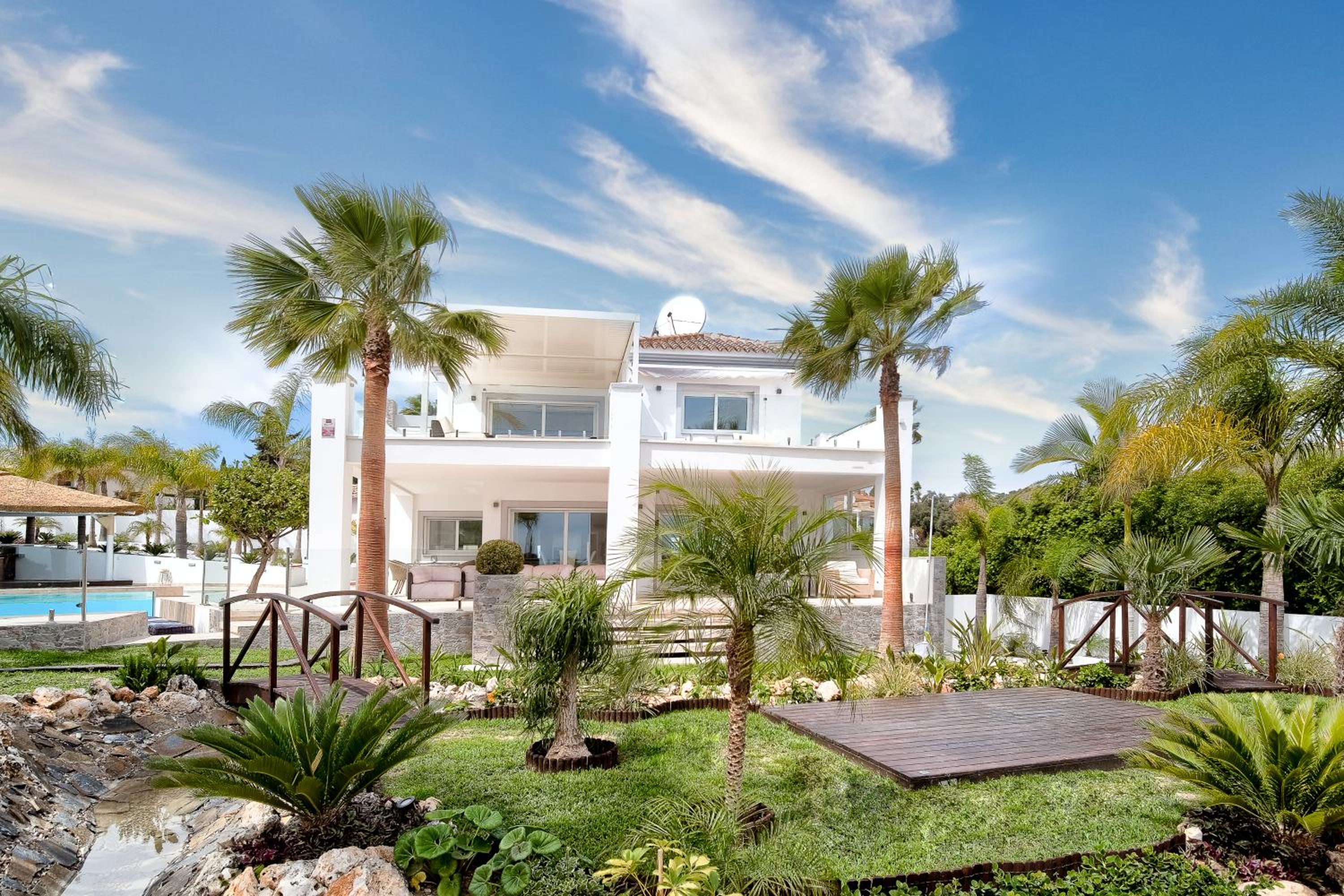 Villa photo 2