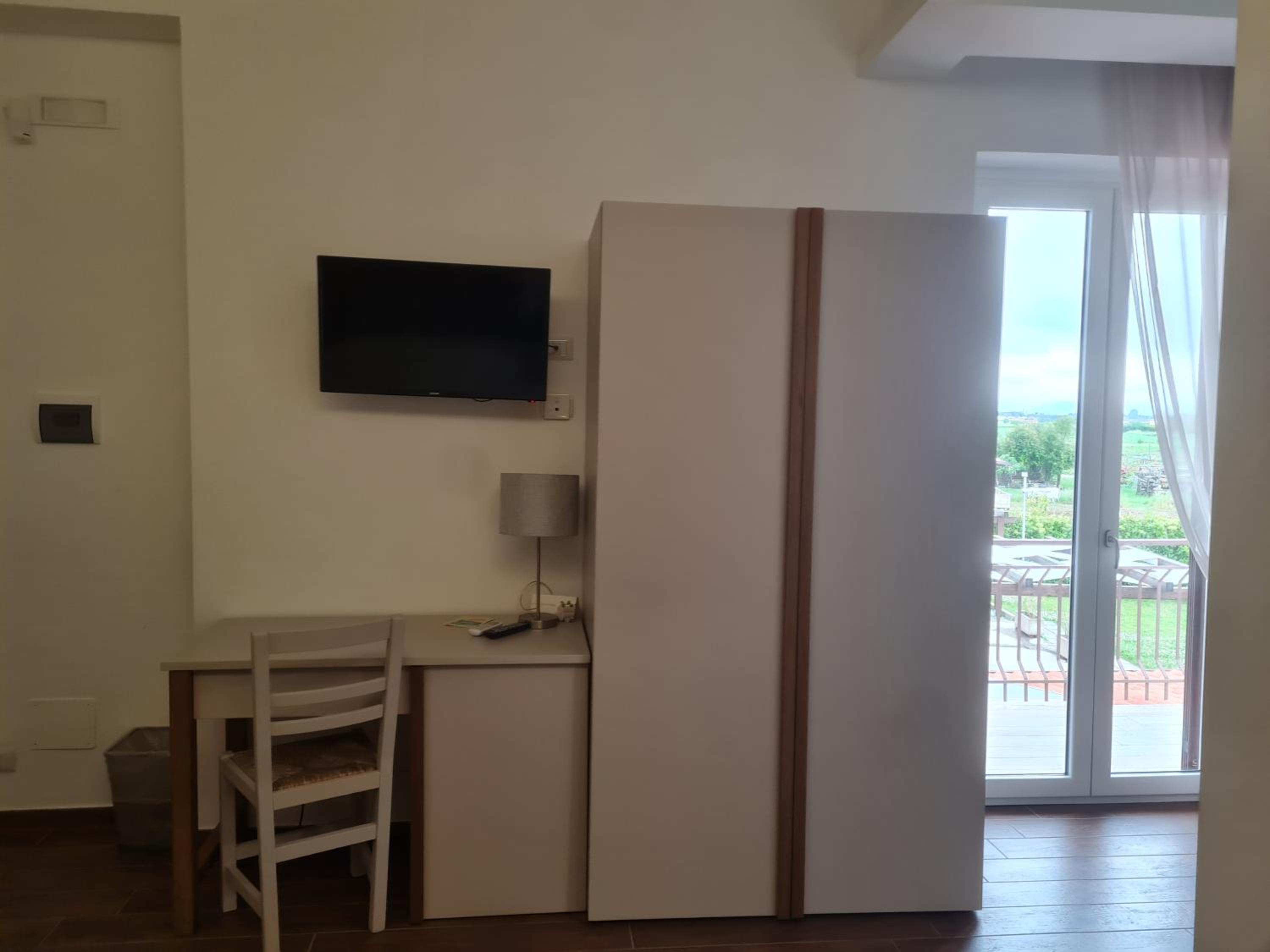 Triple Room with Private Bathroom photo 2