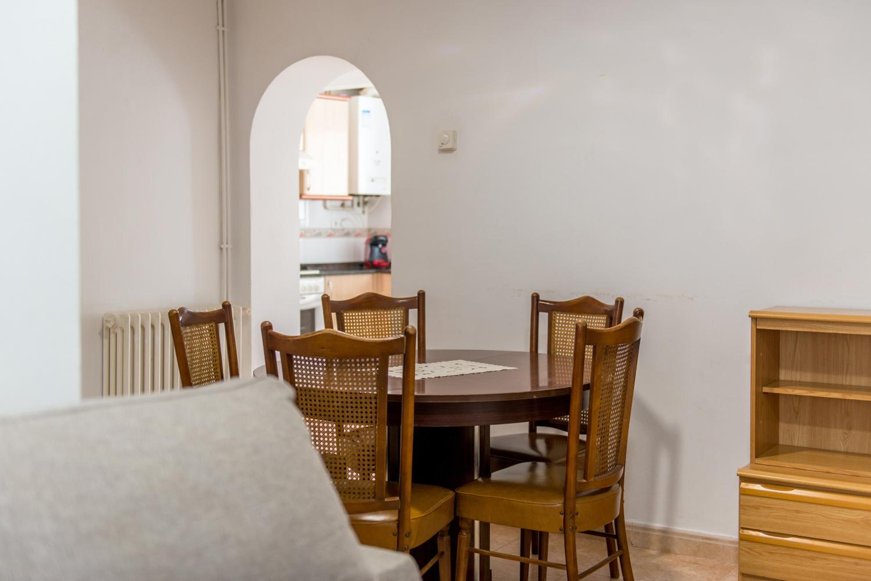 Three-Bedroom Premium Apartment with Balcony photo 2