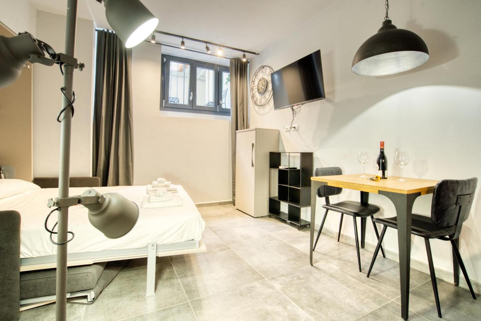 Double Room With Private Bathroom