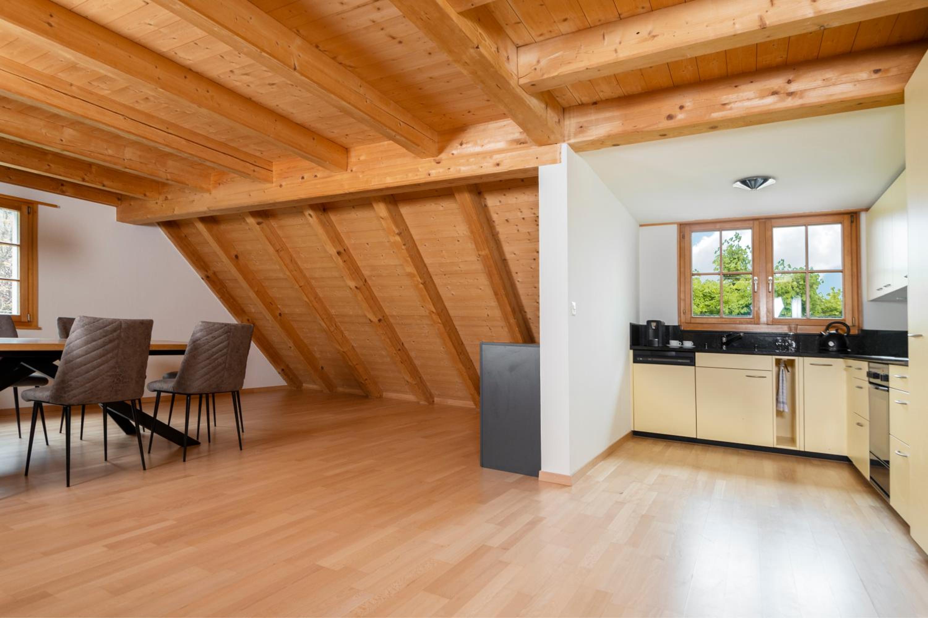 Twin Room in Attic Apartment with Shared Bathroom and Living Area for Common Use photo 1