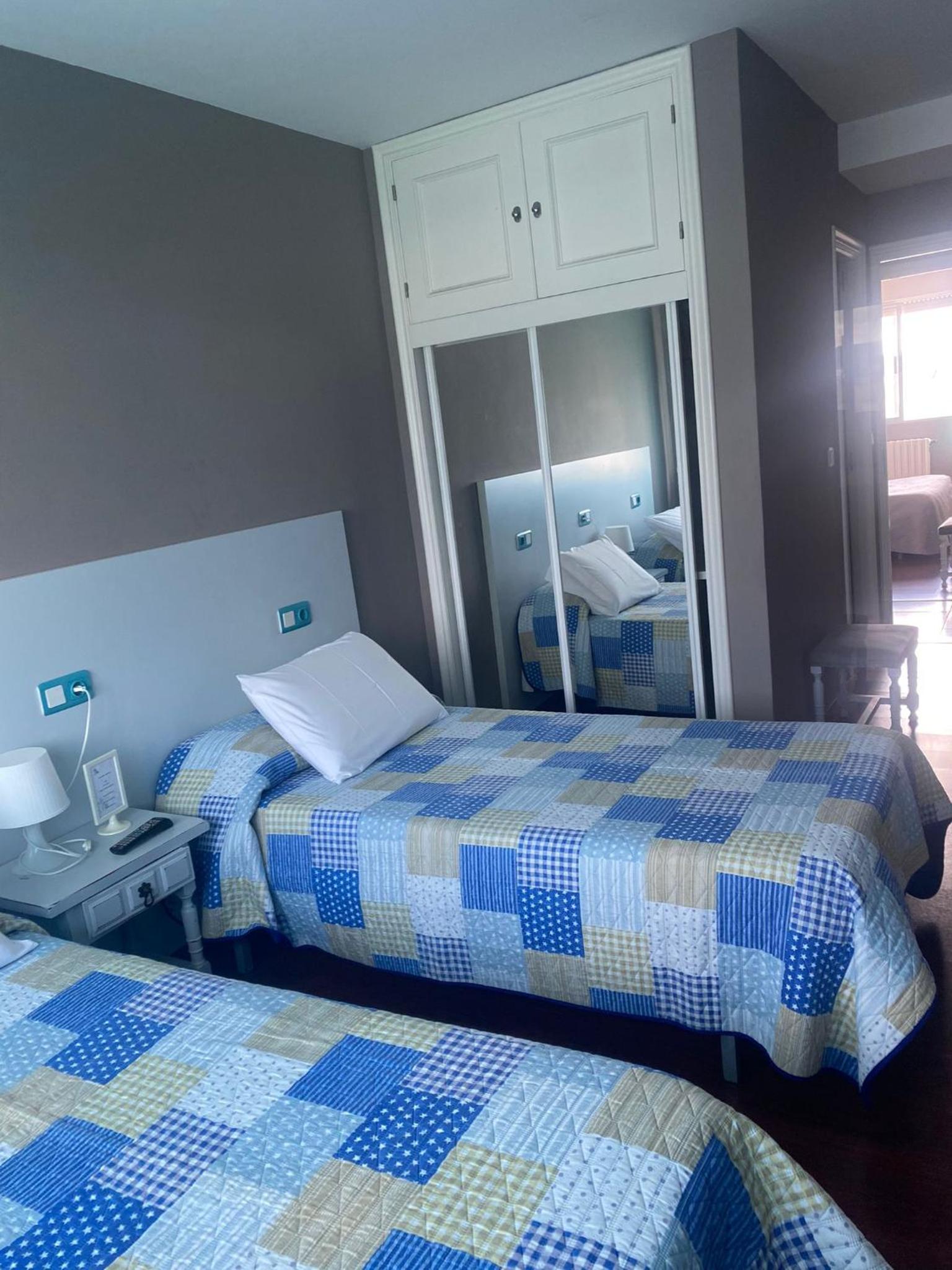 Double or Twin Room - Photo 2