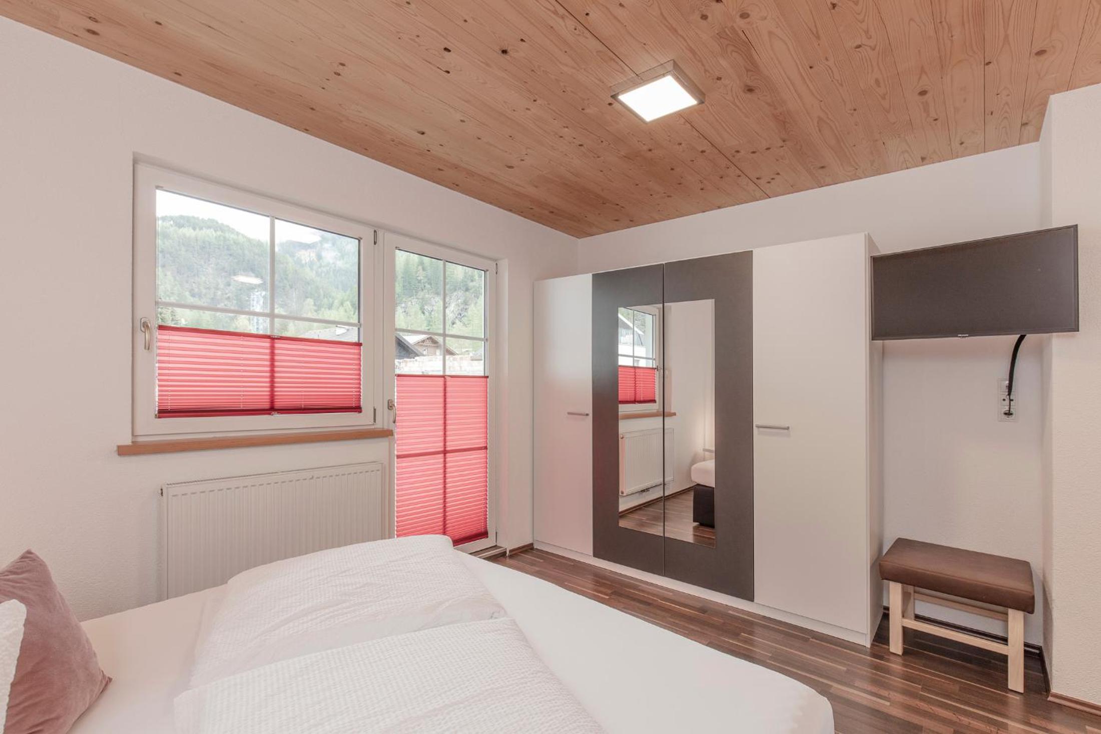 Two-Bedroom Apartment - Photo 8