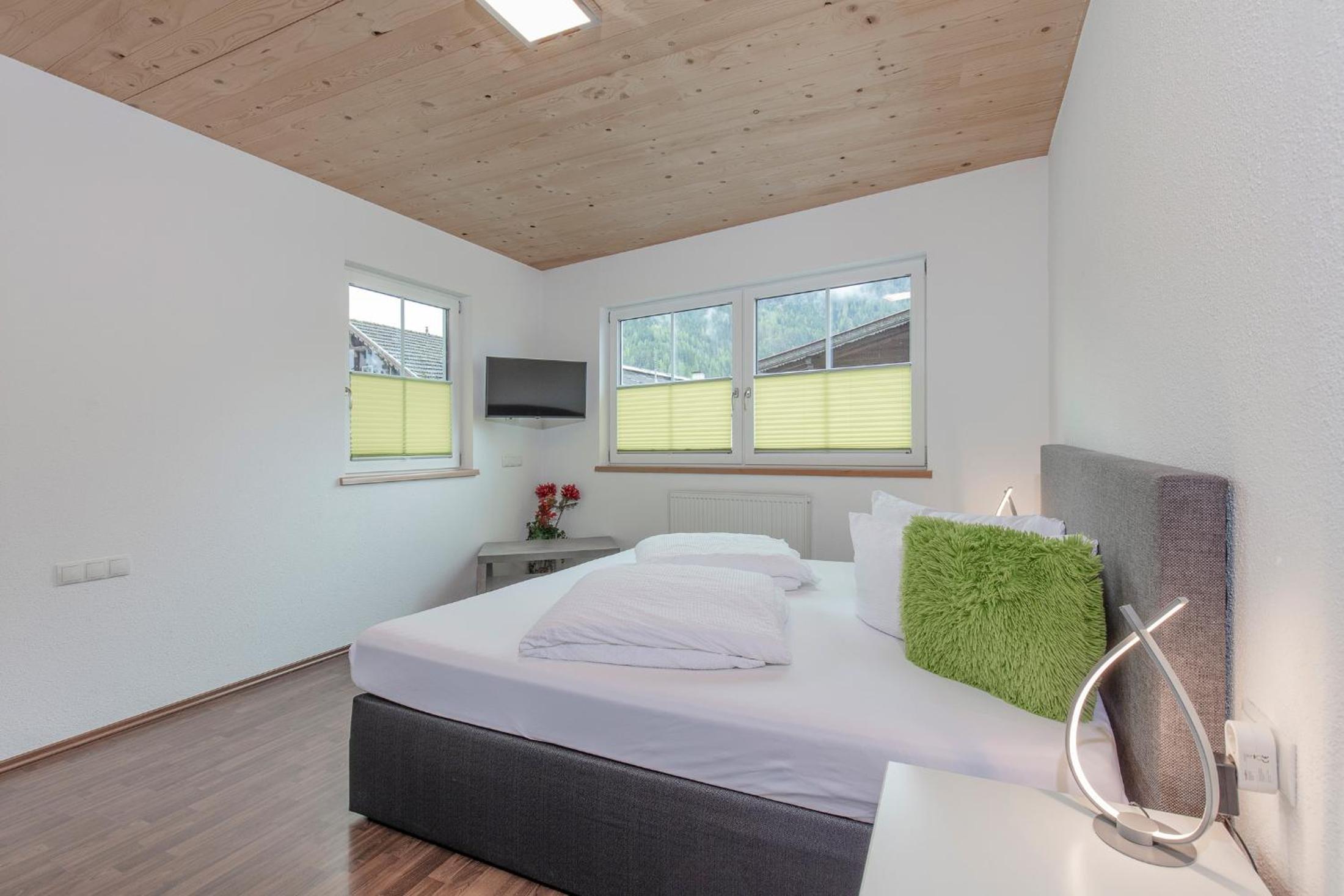 Two-Bedroom Apartment - Photo 4