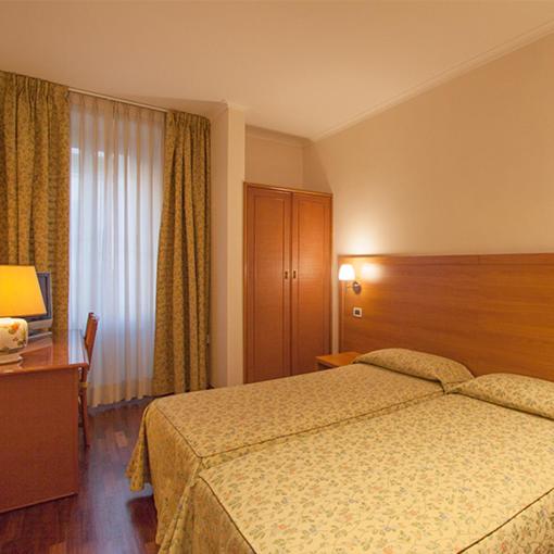 Double or Twin Room with Bathroom photo 1