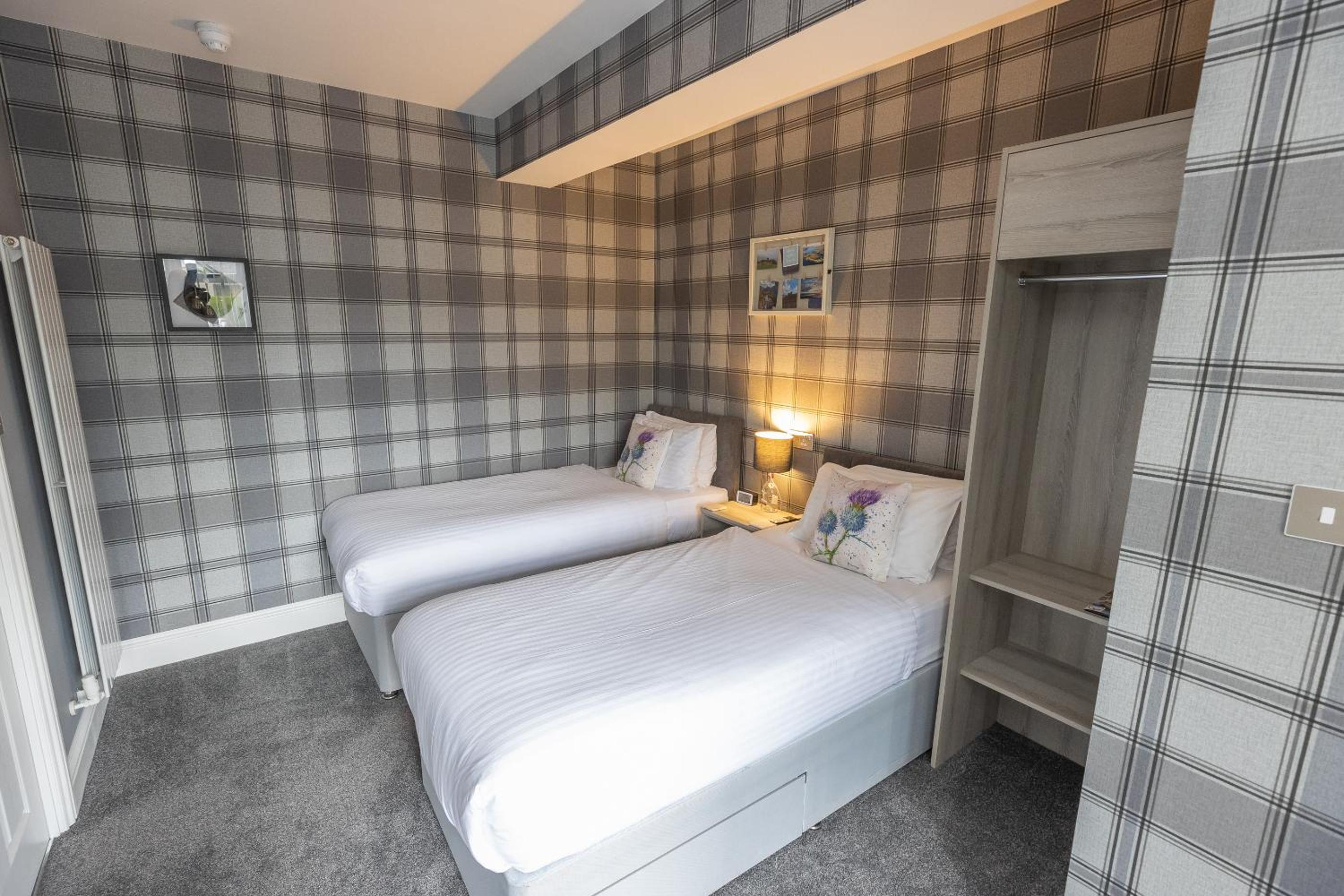 Twin Room with Bathroom photo 1