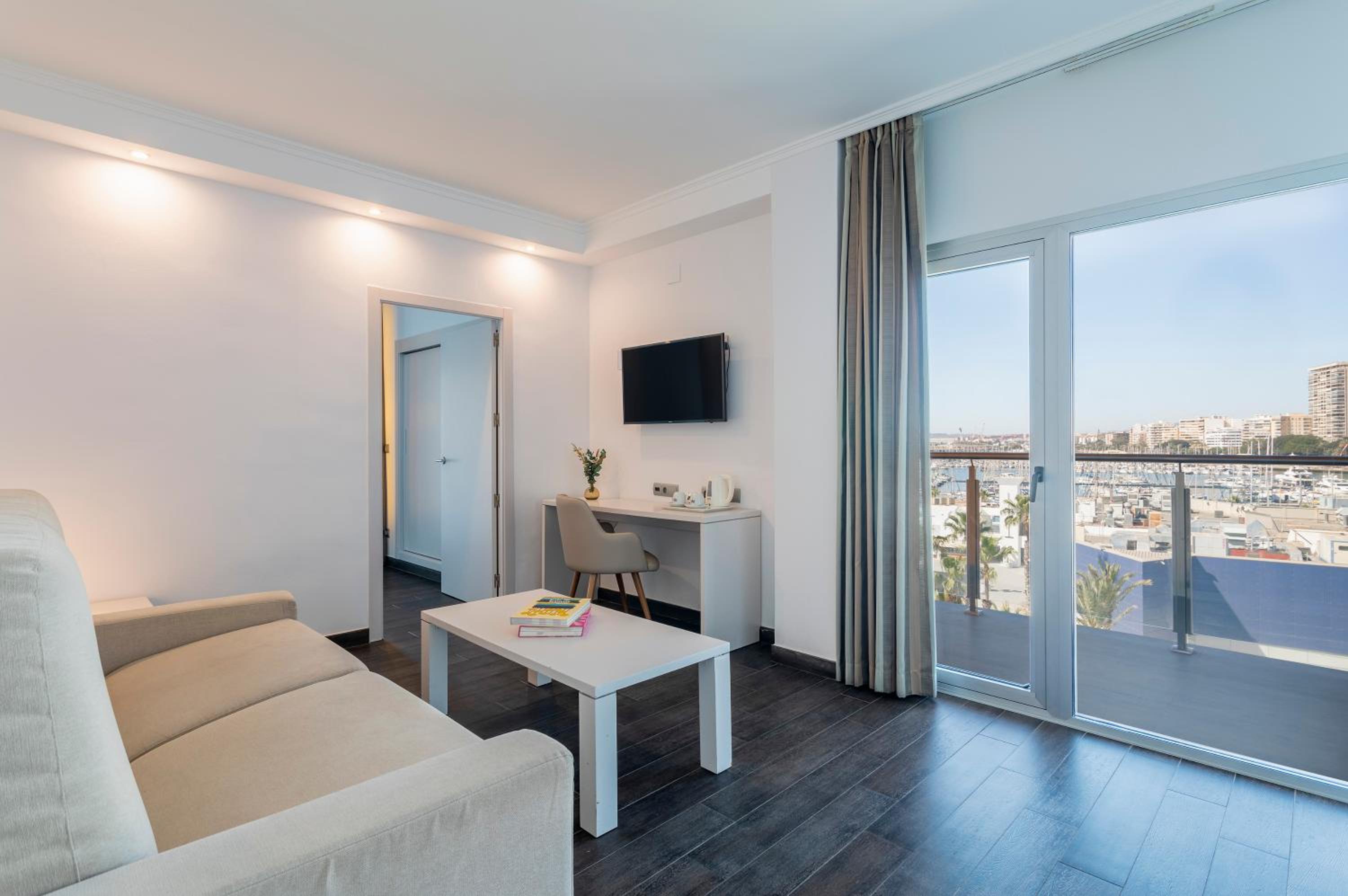 The Townhouse Sea View - Photo 5