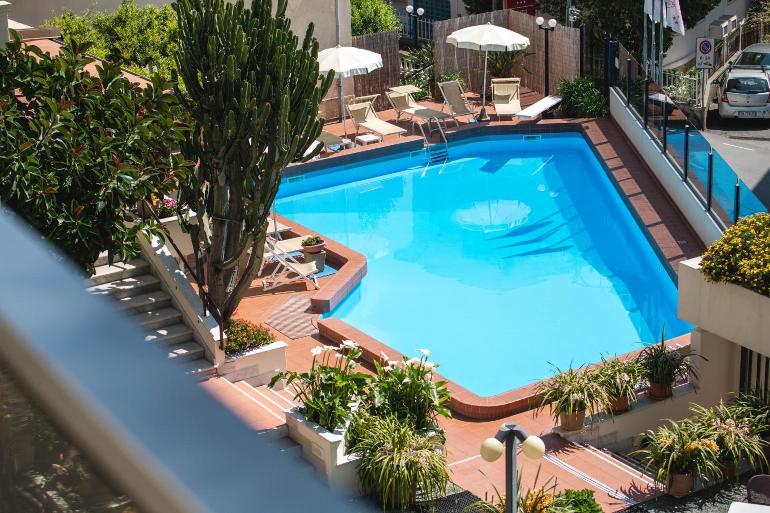 Double Room with Terrace - Photo 3