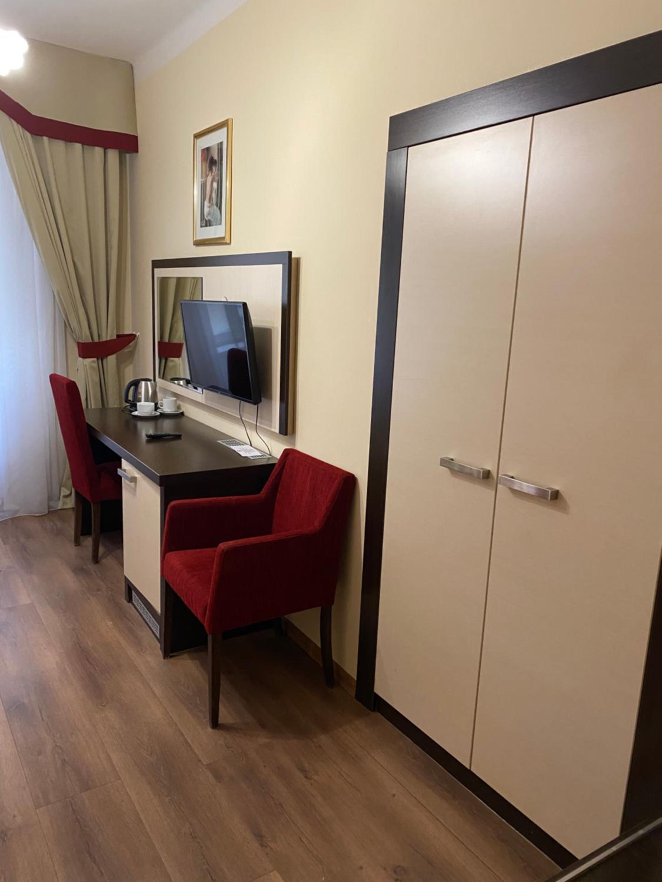 Standard Double Room - Photo 5