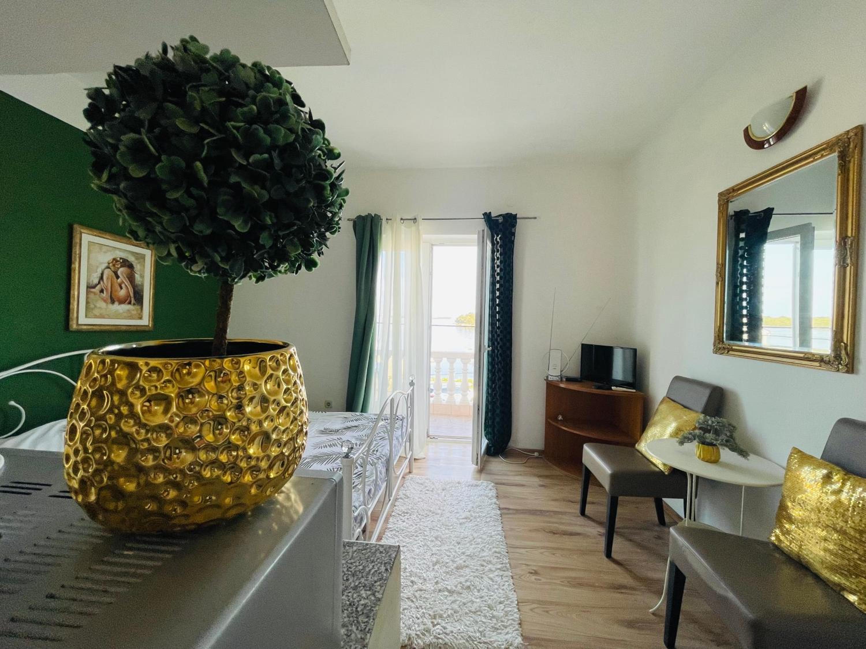 Studio Apartment with Sea View photo 1