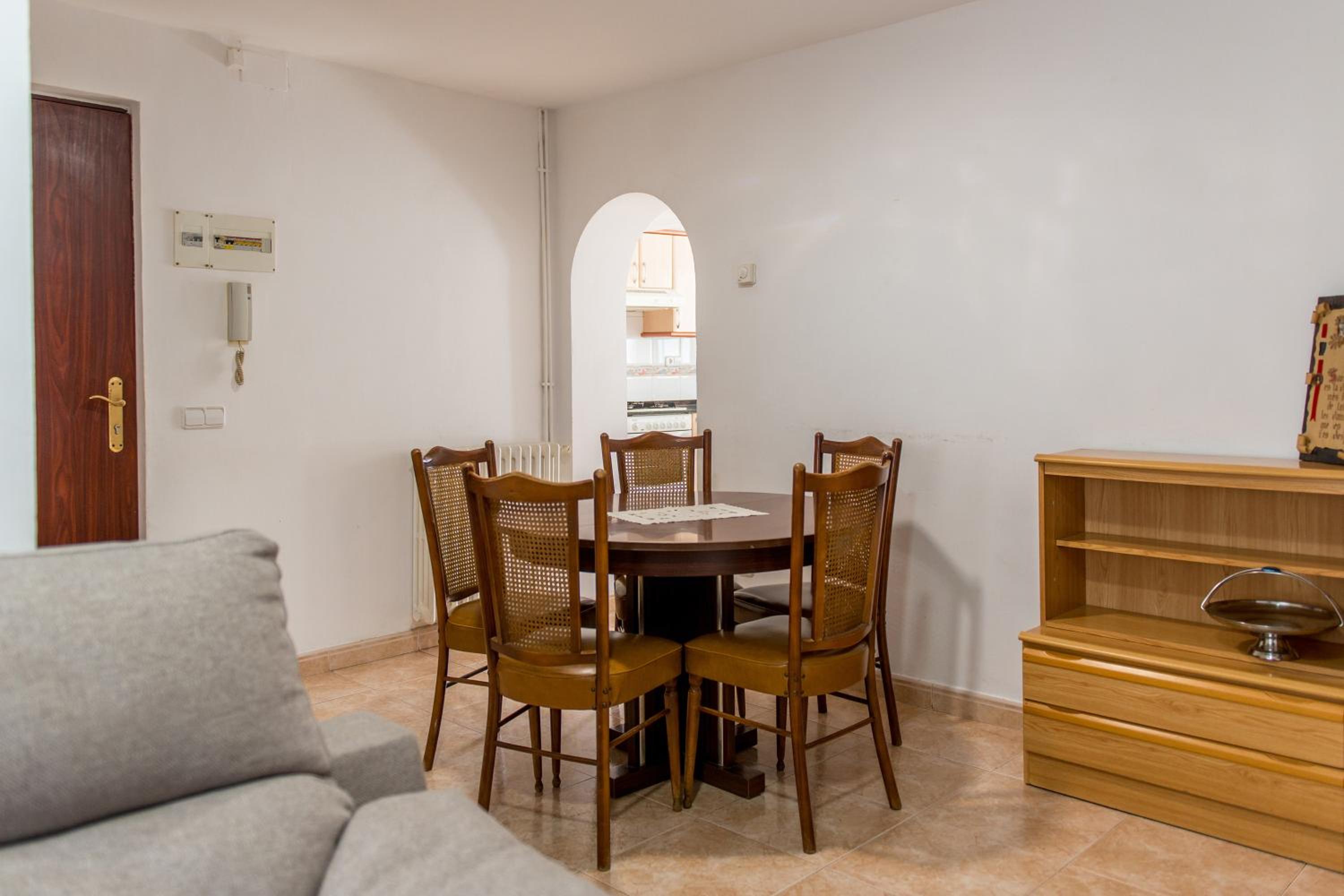 Three-Bedroom Premium Apartment with Balcony photo 3