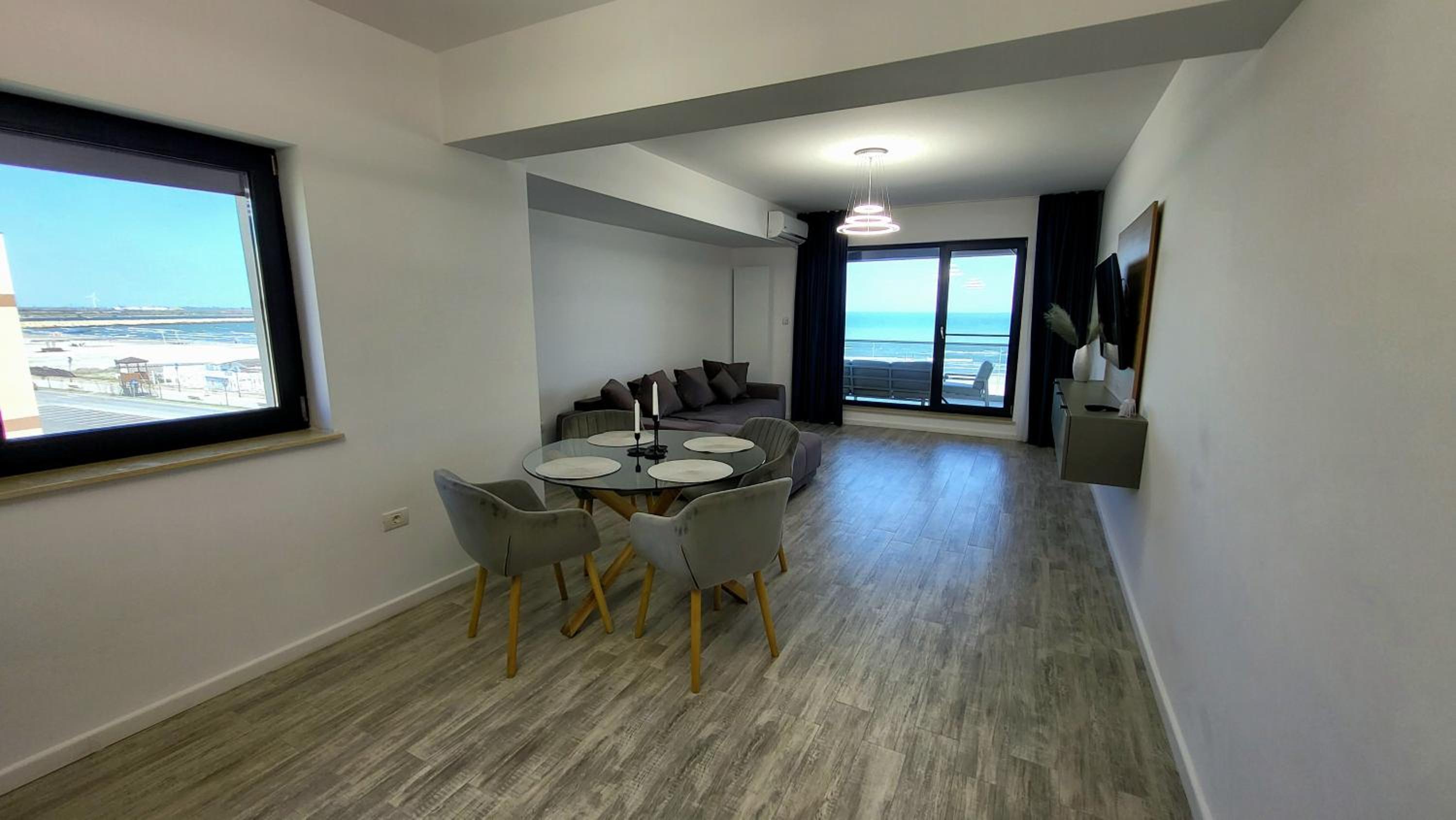 Deluxe Apartment with Sea View