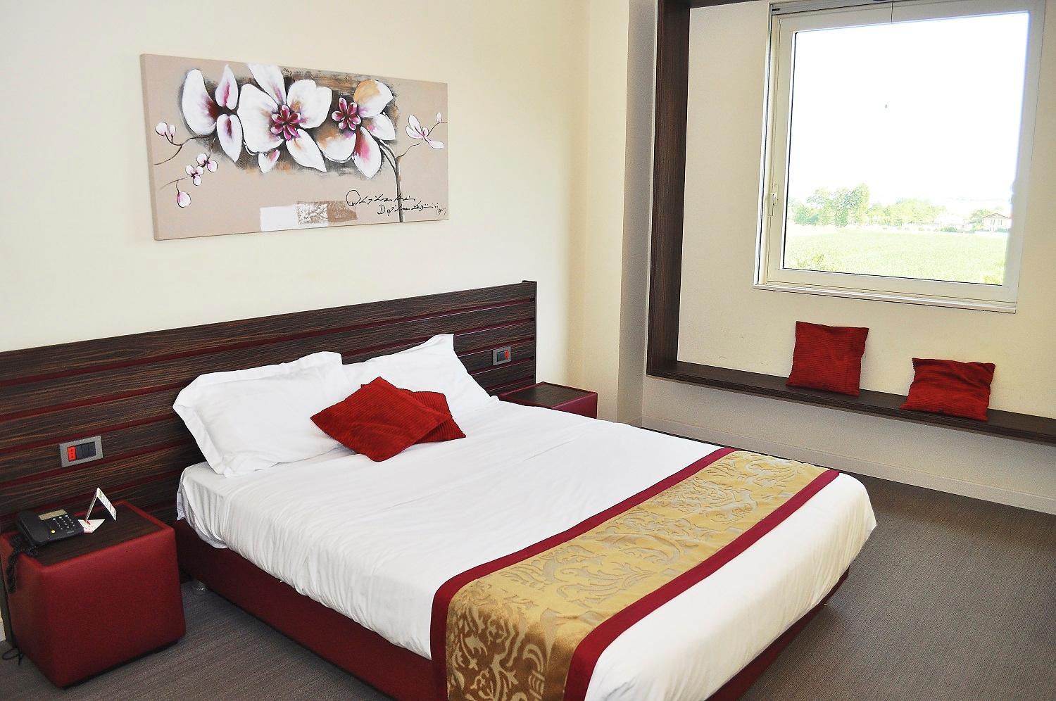 Double or Twin Room with View - Photo 1