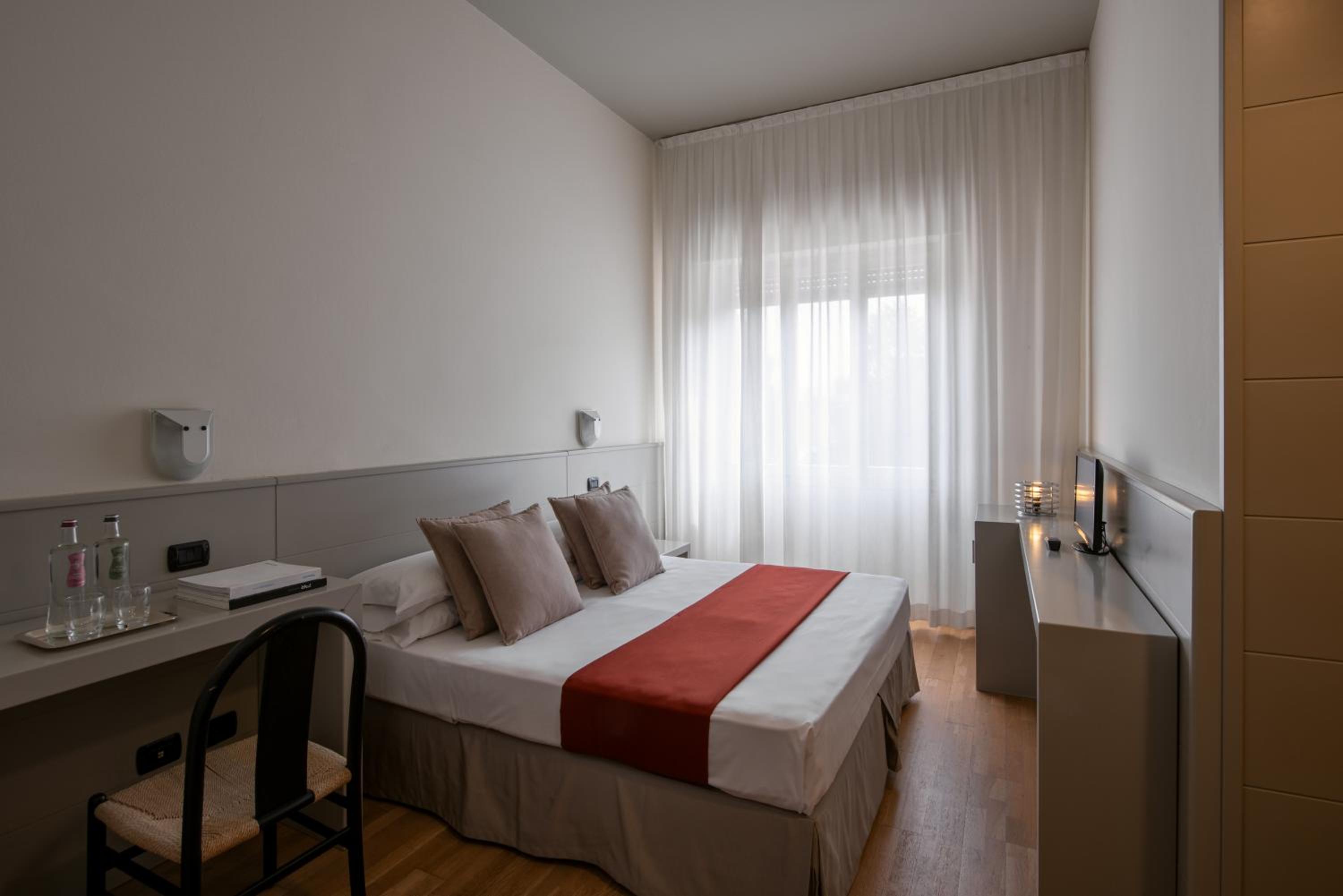 Economy Double or Twin Room photo 3