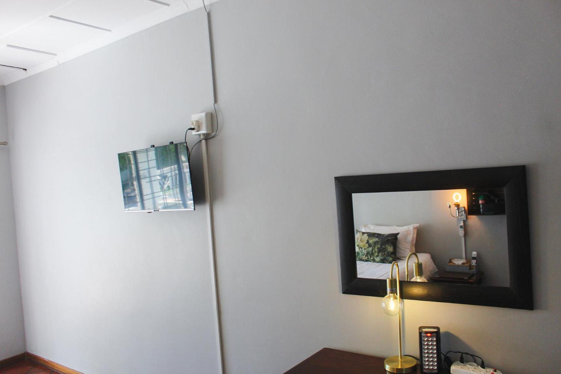Twin Room - Photo 1