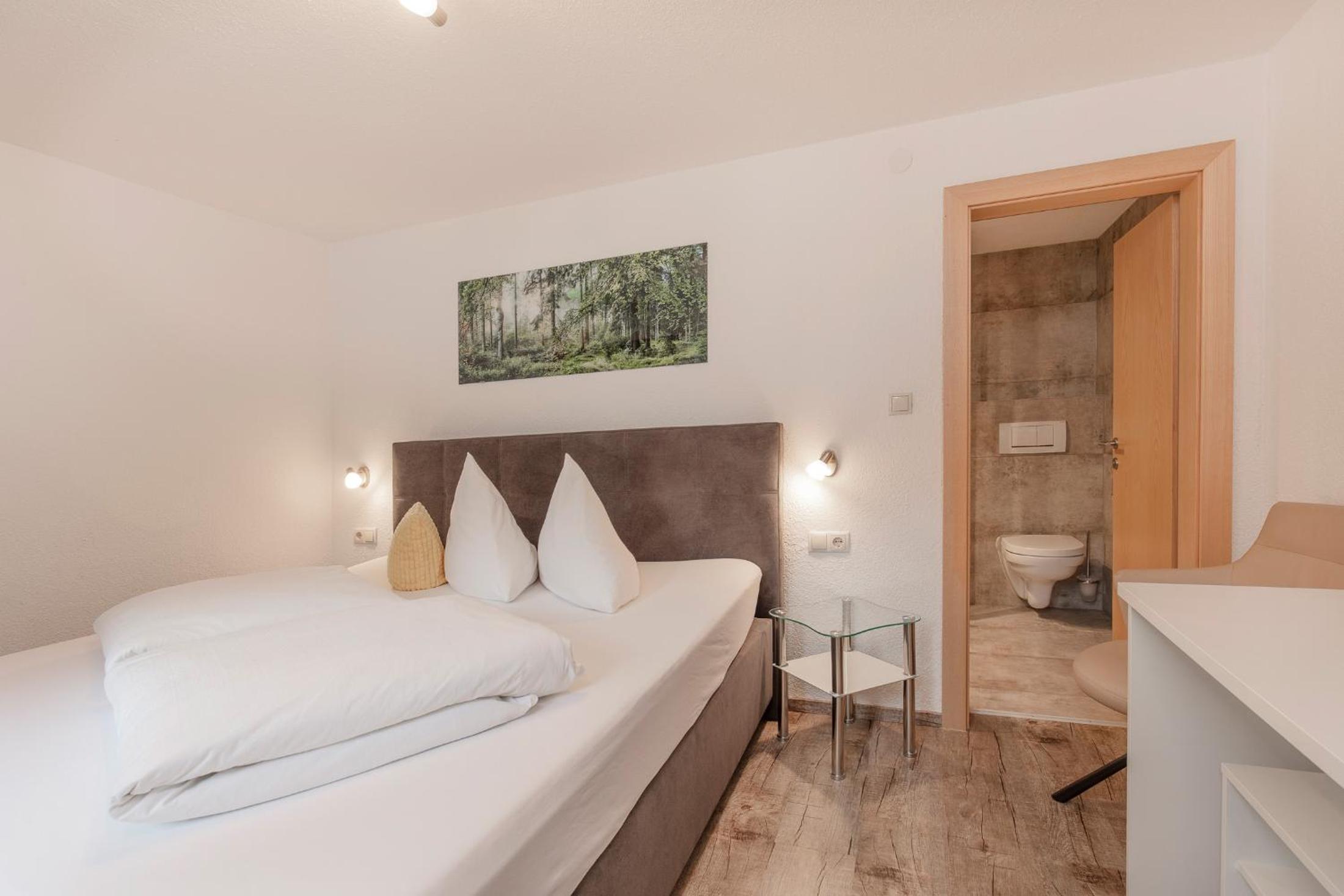 Standard Double Room - Photo 20