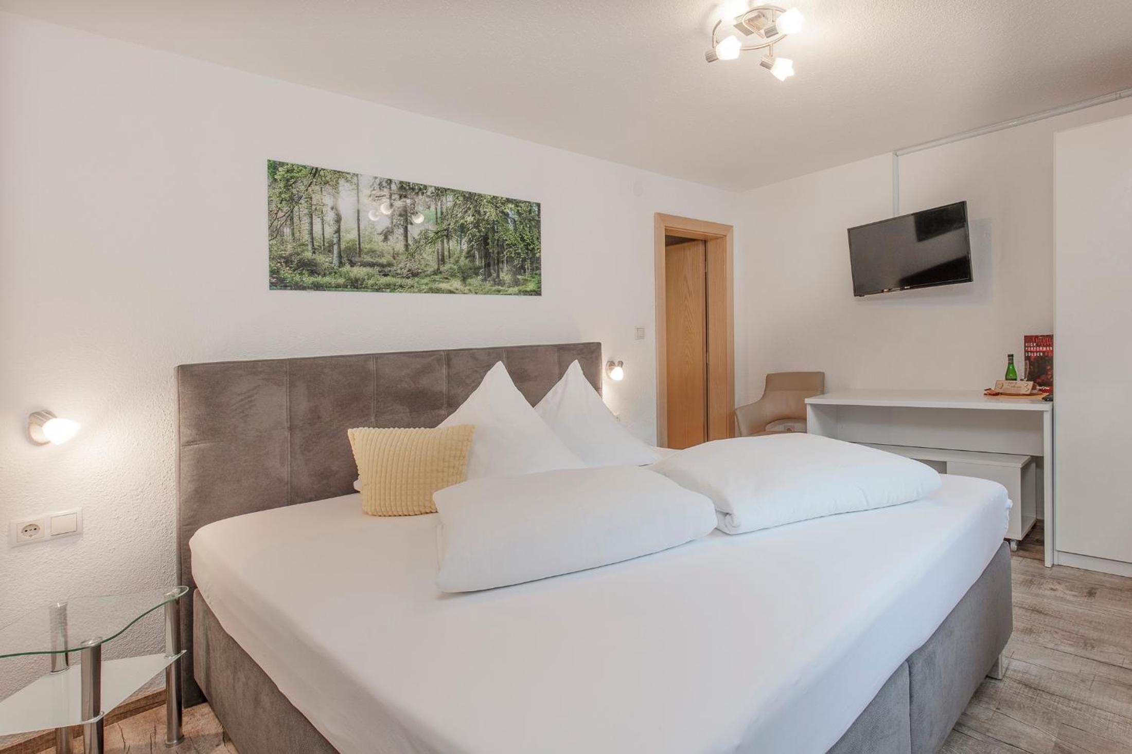 Standard Double Room - Photo 19