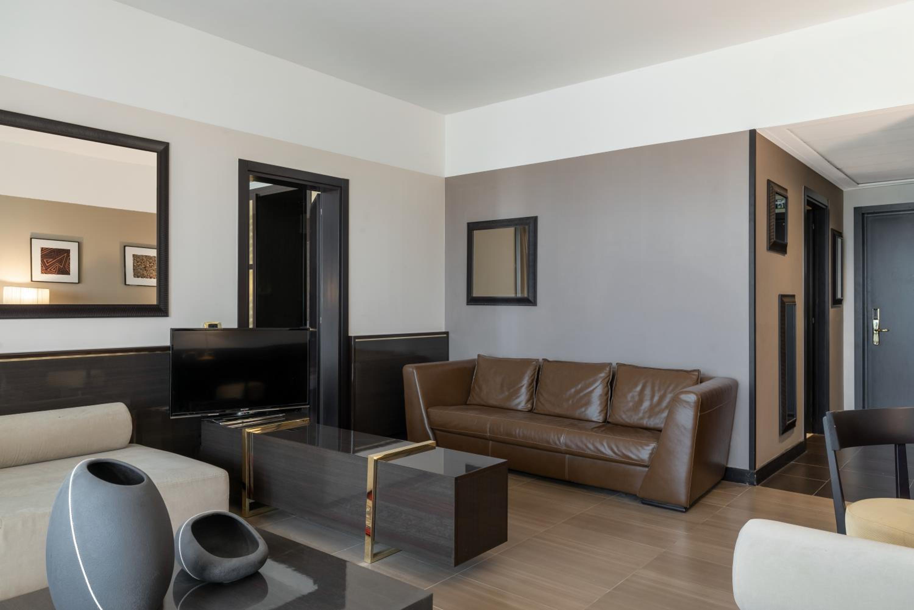 Suite with Terrace - Photo 2