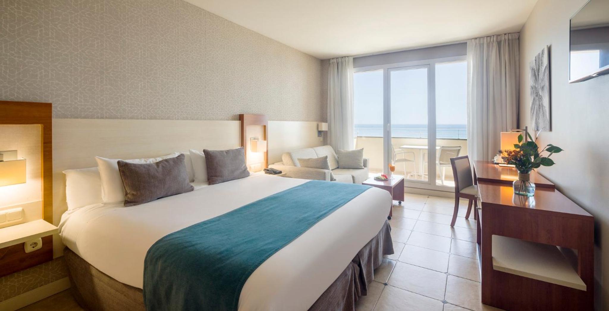 Double or Twin Room with Sea View - Photo 2