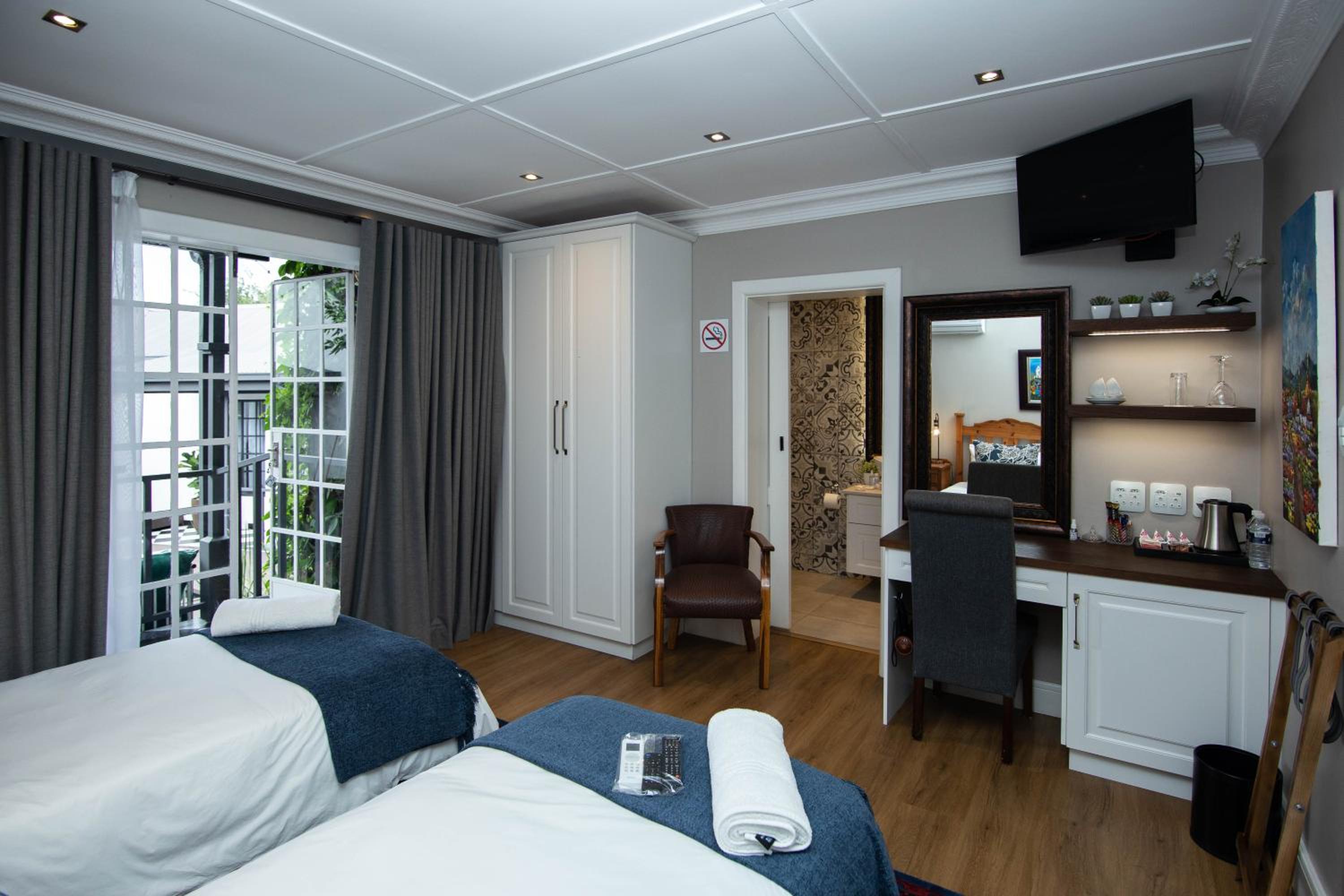 Deluxe Twin Room - Photo 3