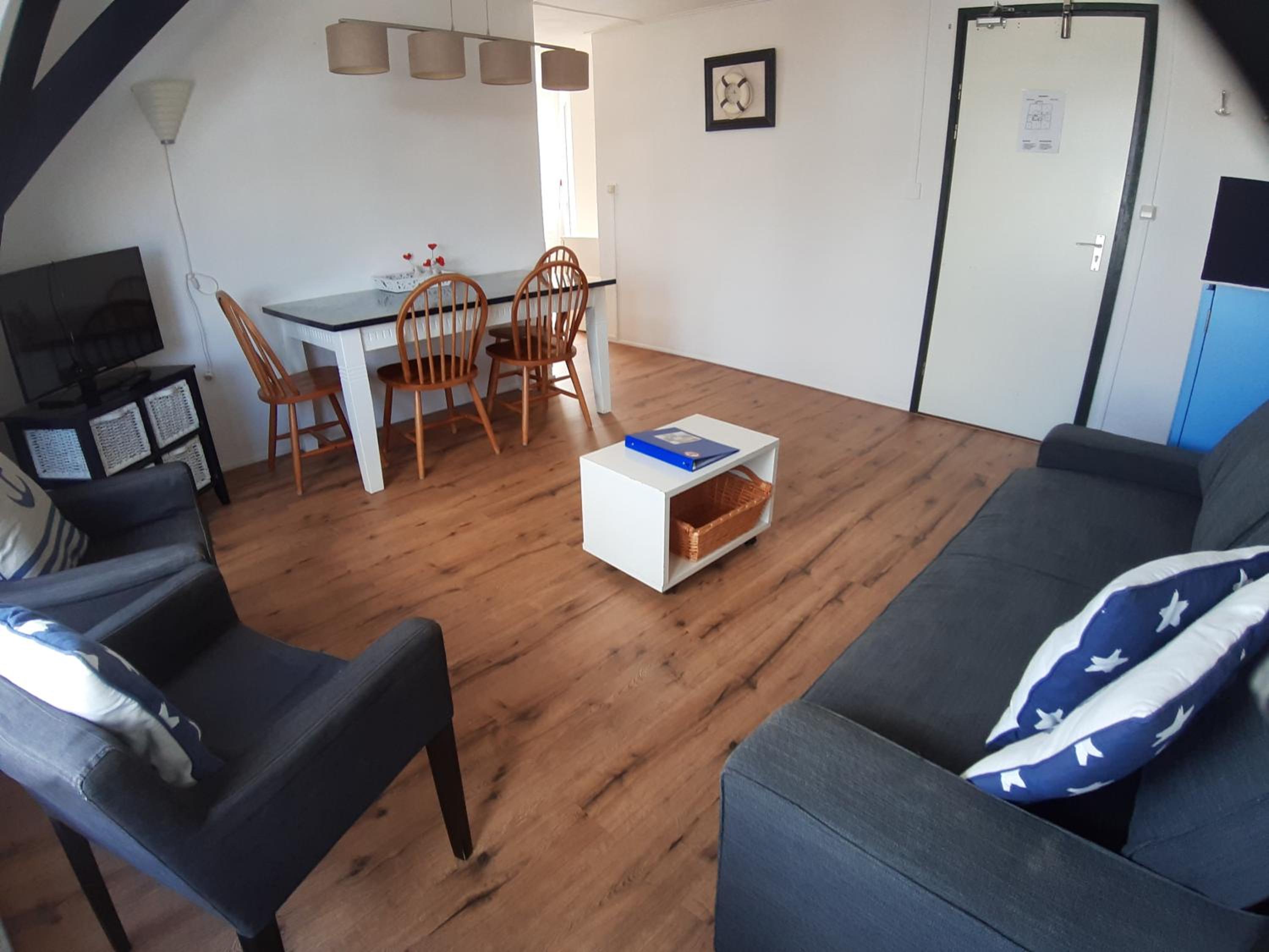 One-Bedroom Apartment (4 Adults) - Second Floor photo 2