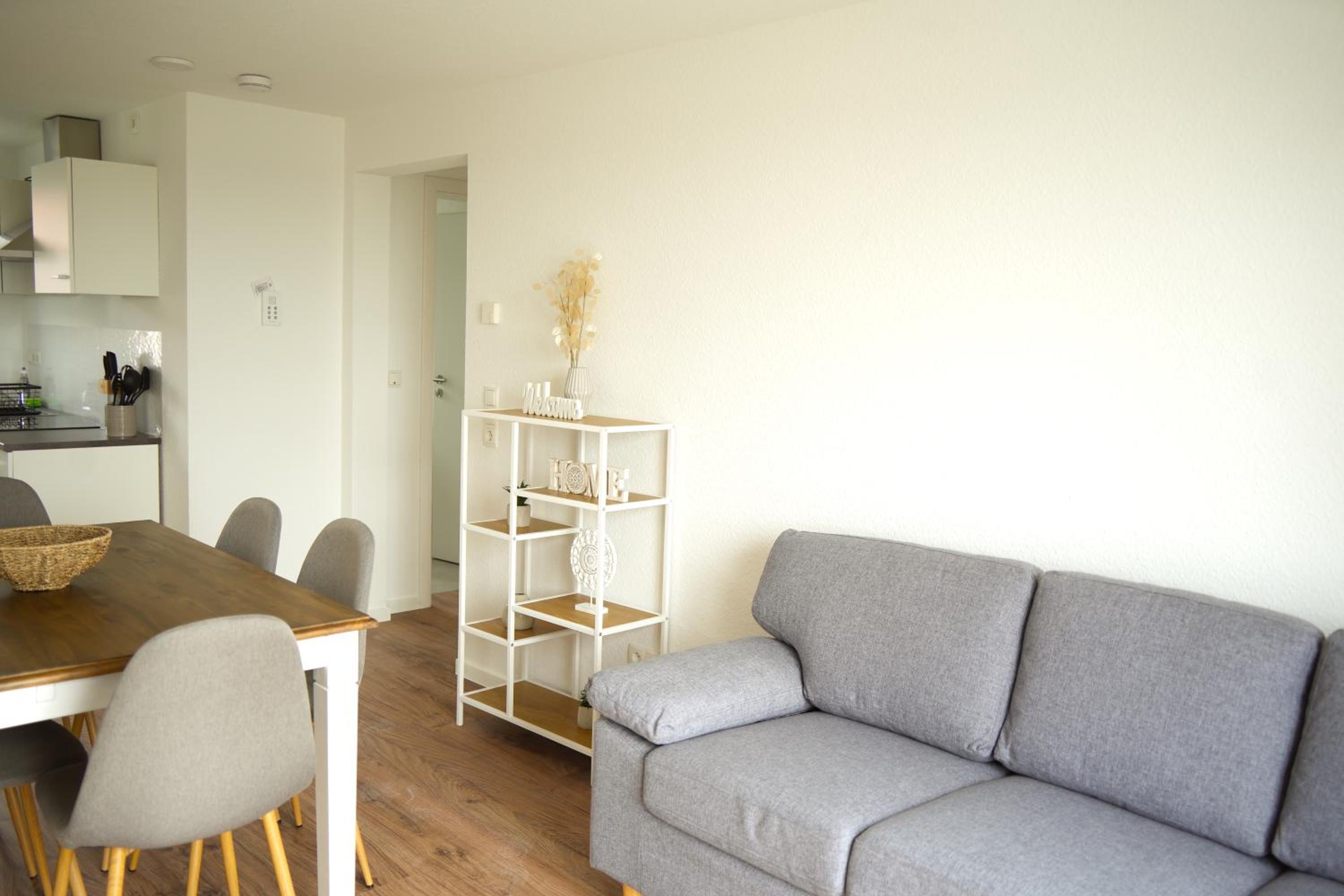 Apartment with Balcony photo 3