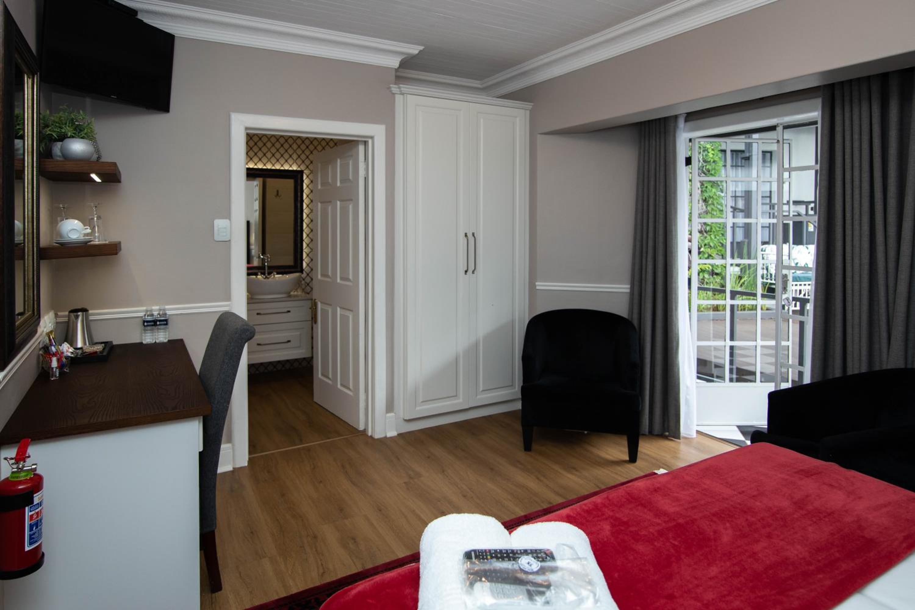 Queen Room - Photo 3