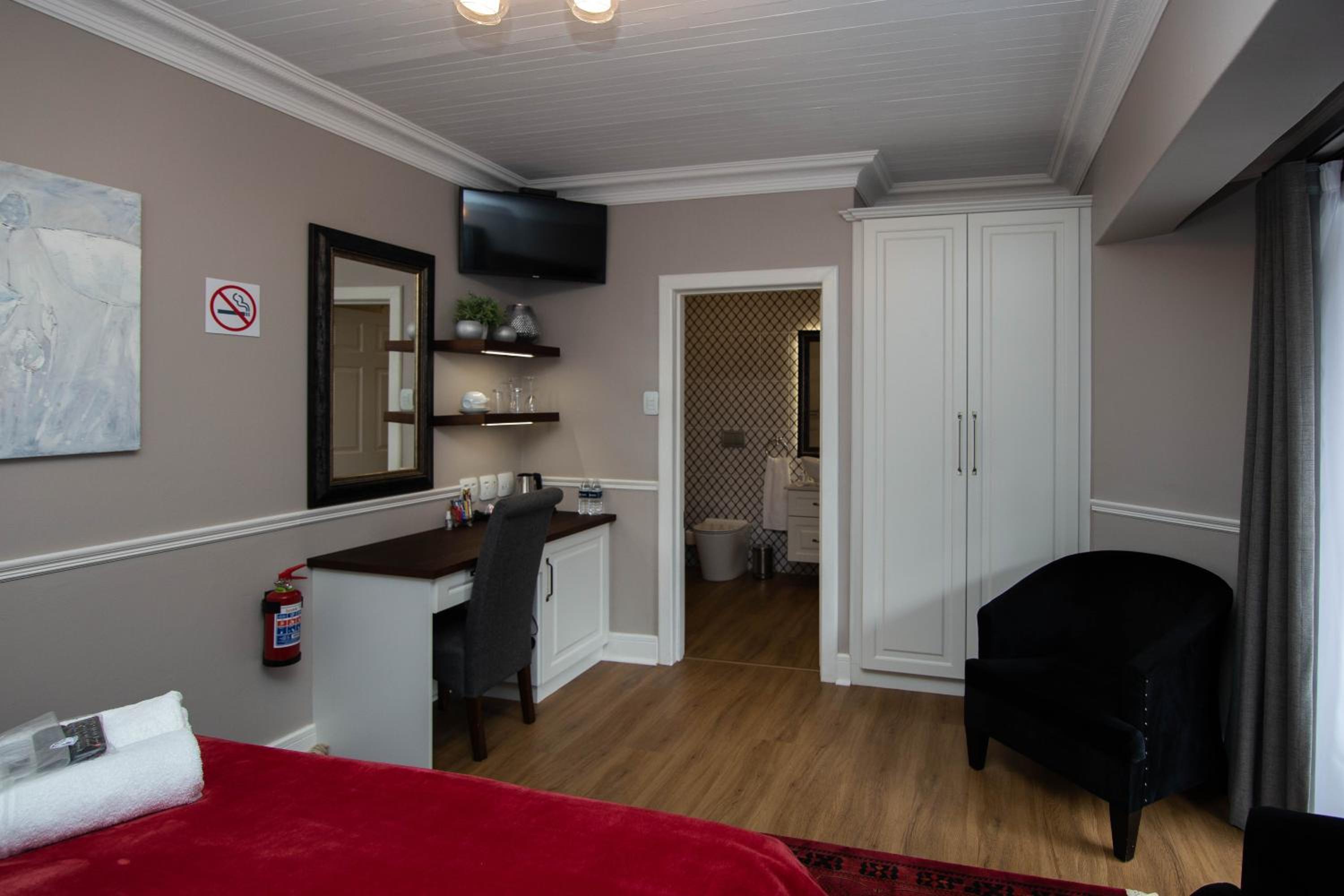 Queen Room - Photo 4