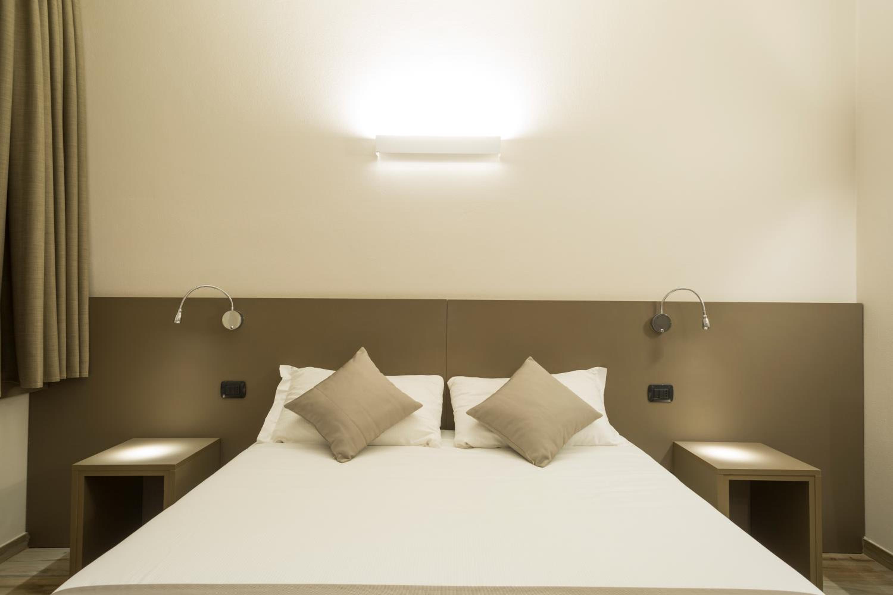 Double or Twin Room - Photo 3