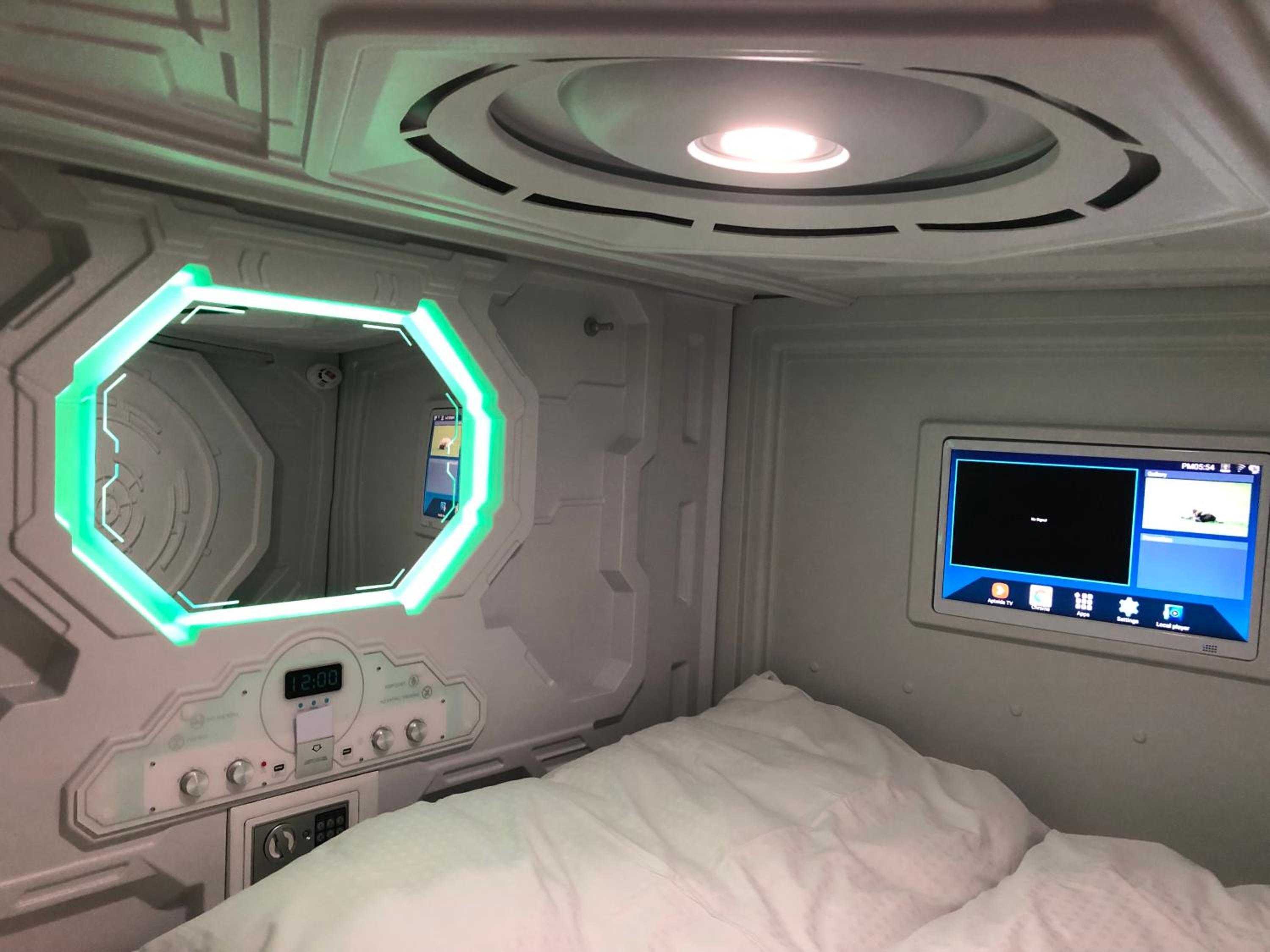Single Bed in Mixed Dormitory Room photo 2