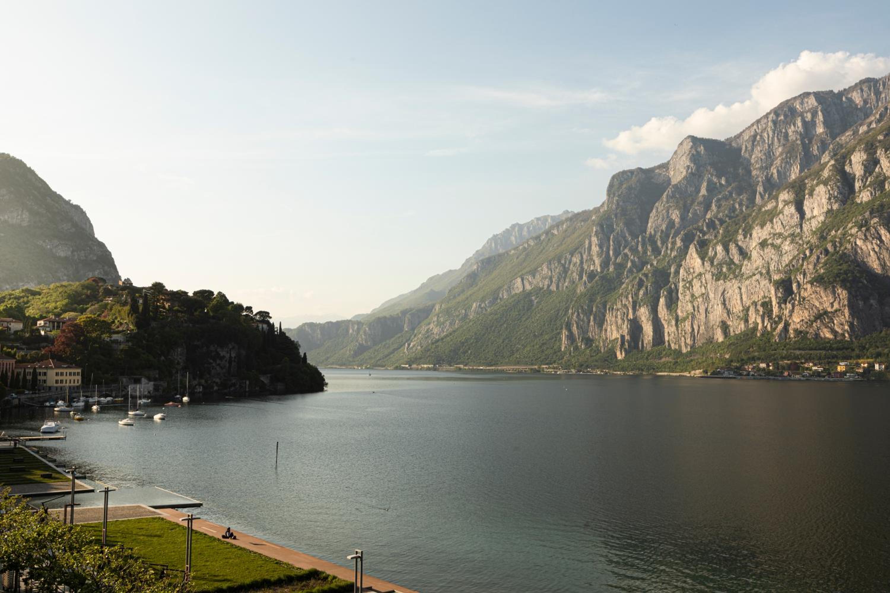 Double or Twin Room with Lake View photo 2
