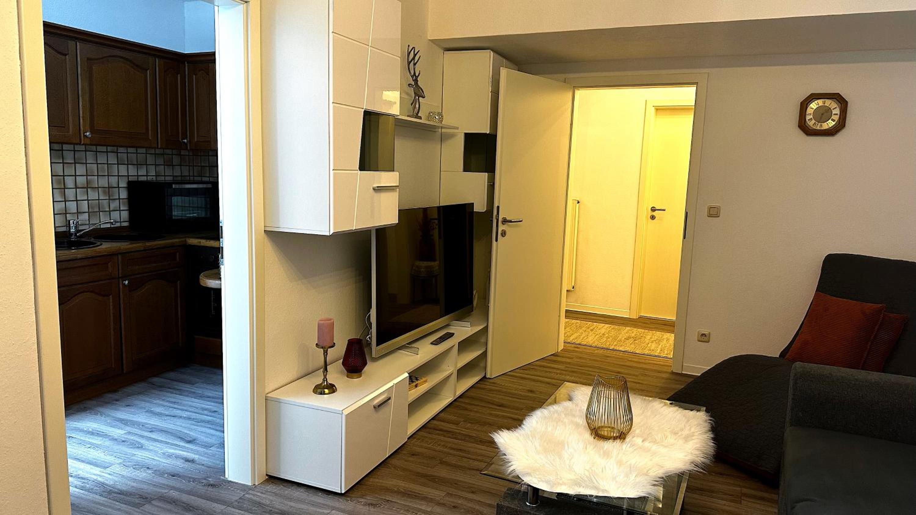 One-Bedroom Apartment - Photo 1