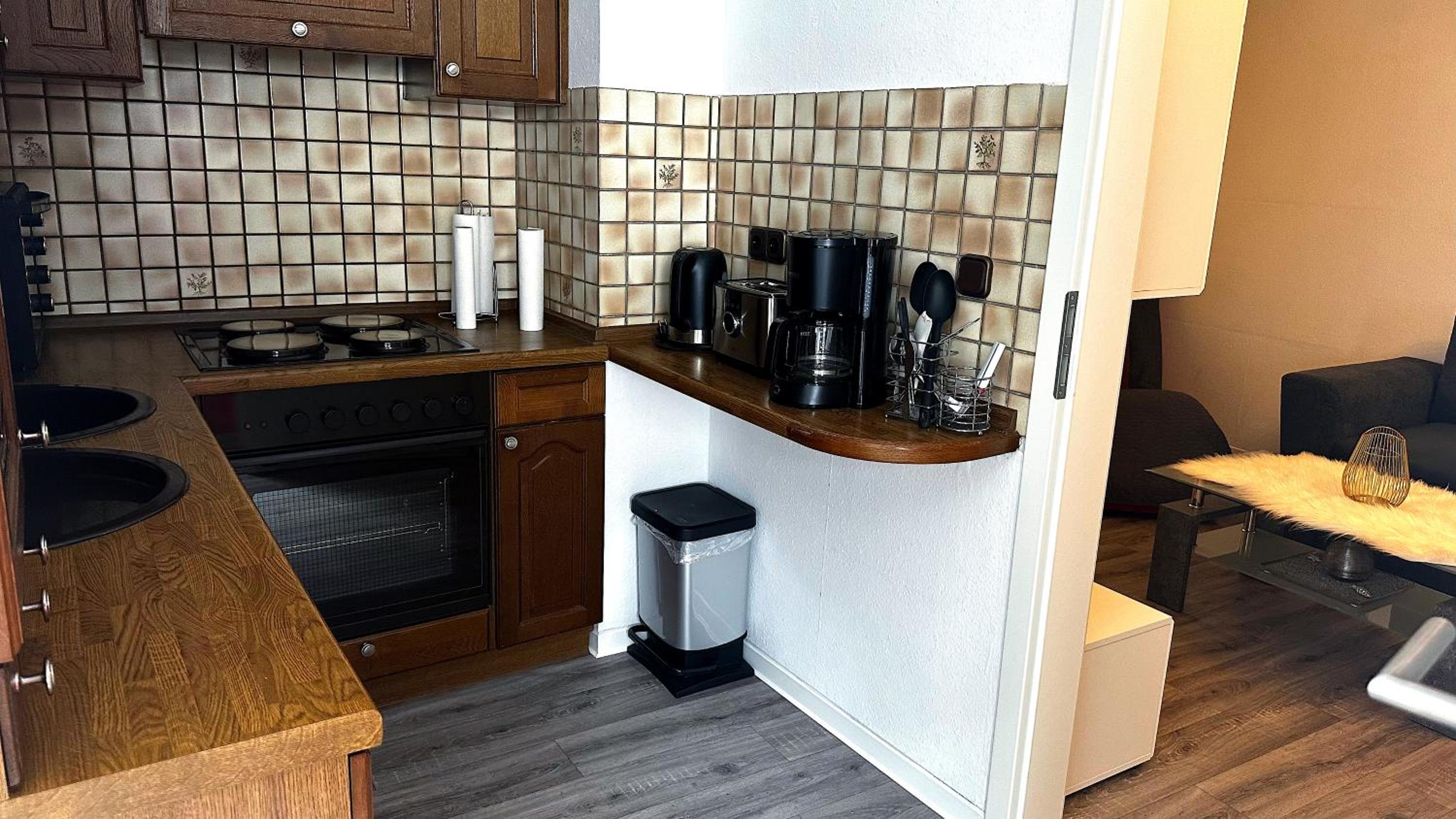 One-Bedroom Apartment - Photo 2