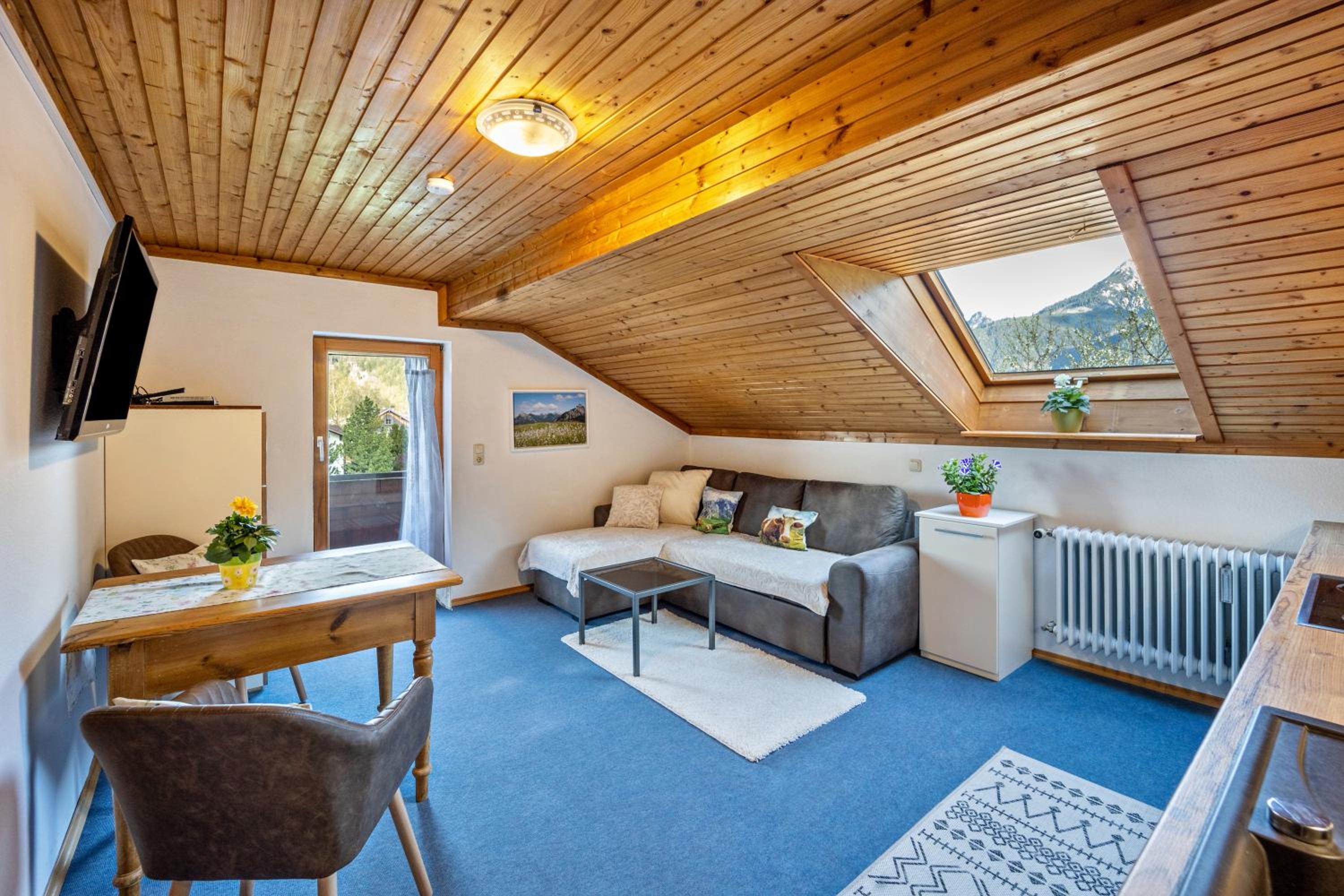 Superior One-Bedroom Apartment with Balcony