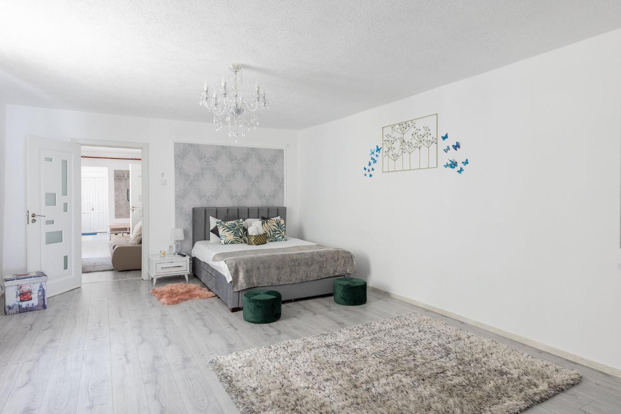 Two-Bedroom Apartment - Photo 23