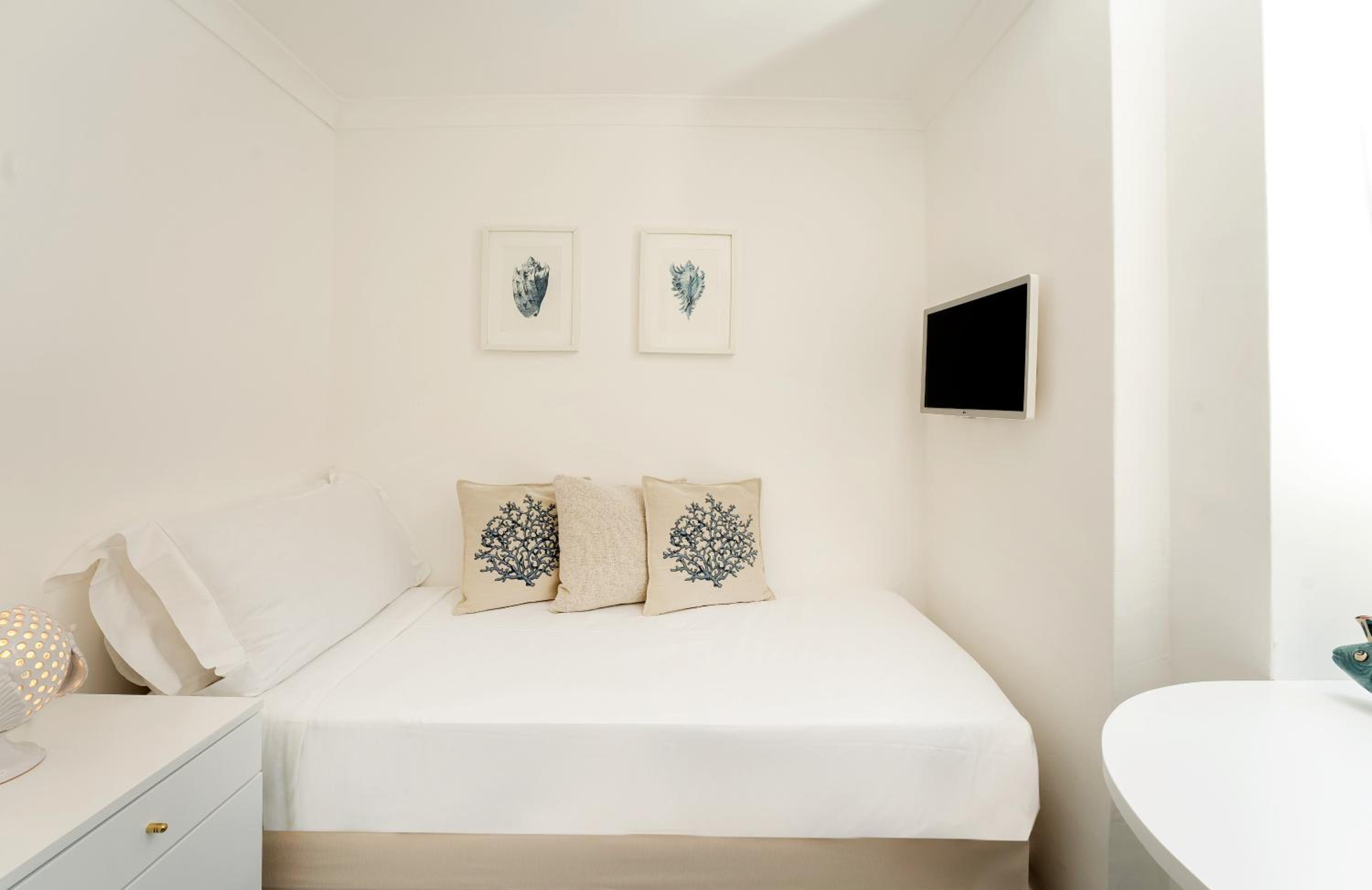 Small Single Room