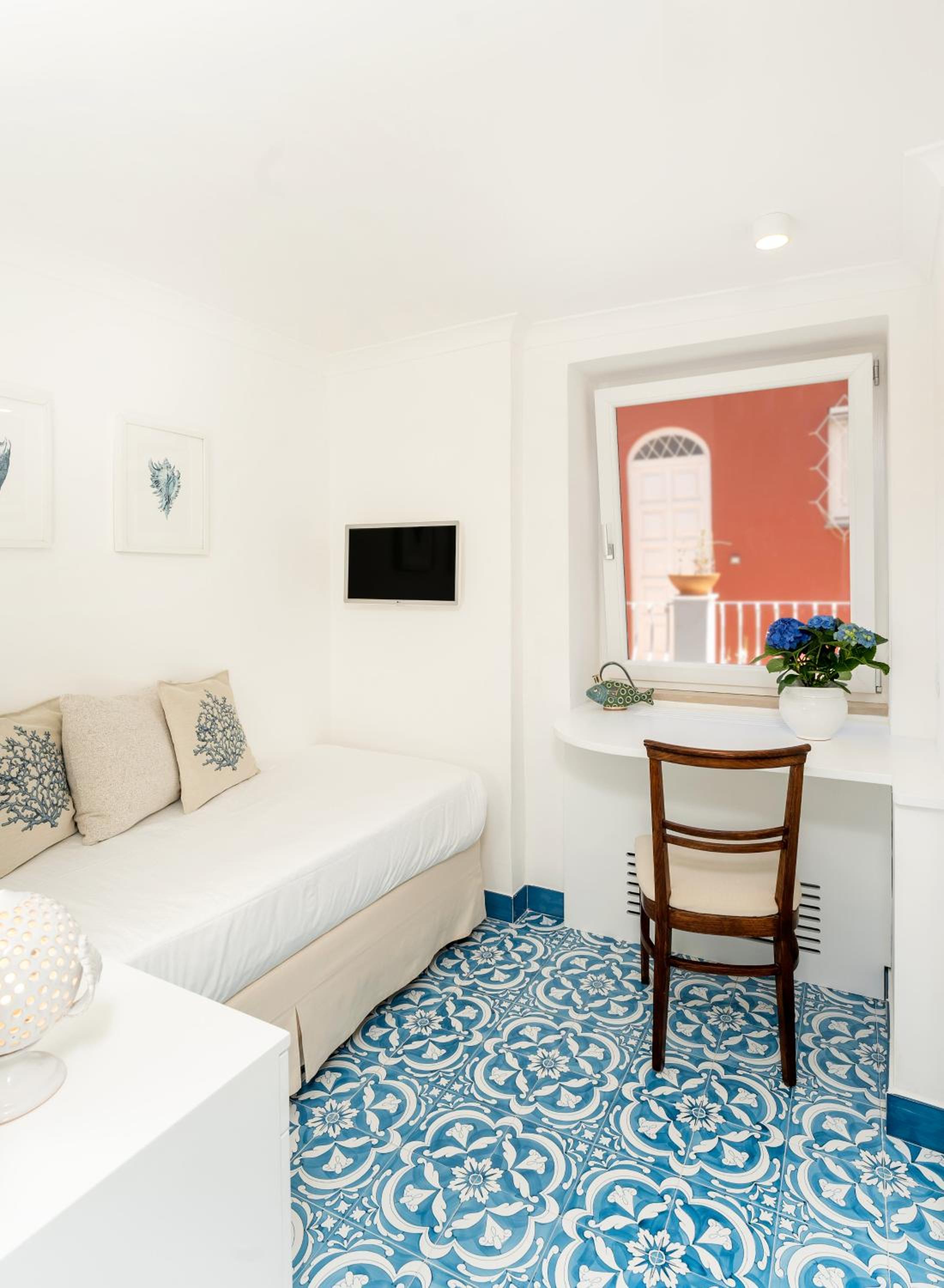 Small Single Room