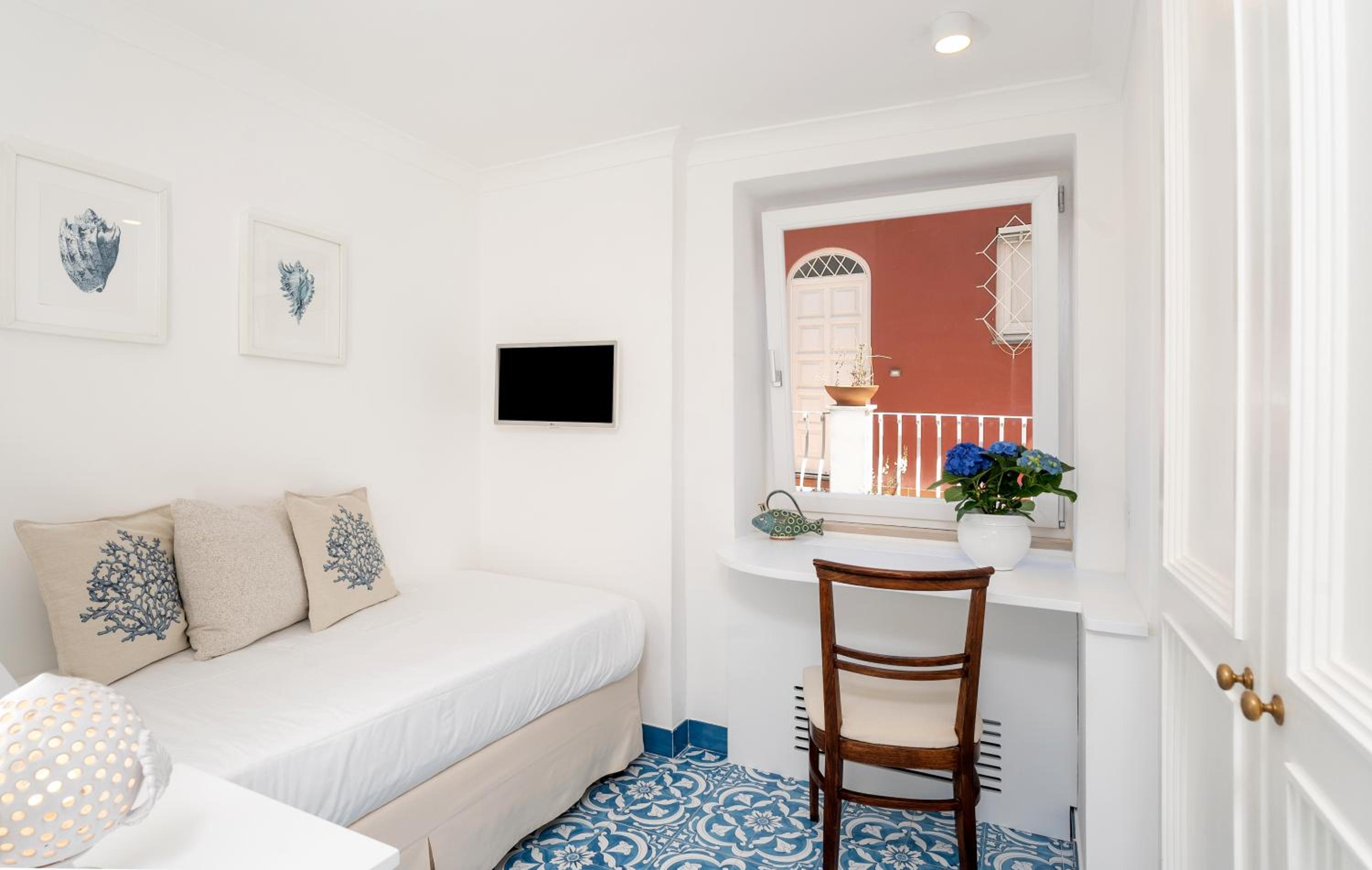 Small Single Room