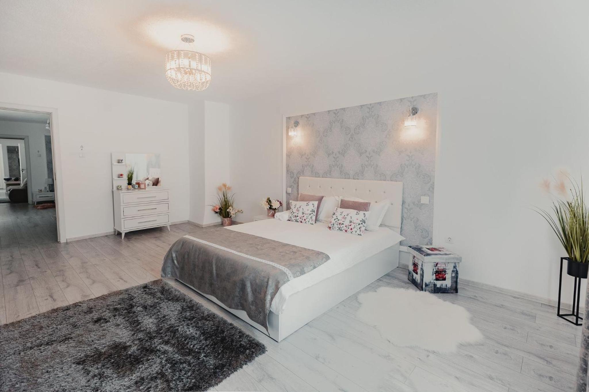 Two-Bedroom Apartment - Photo 19