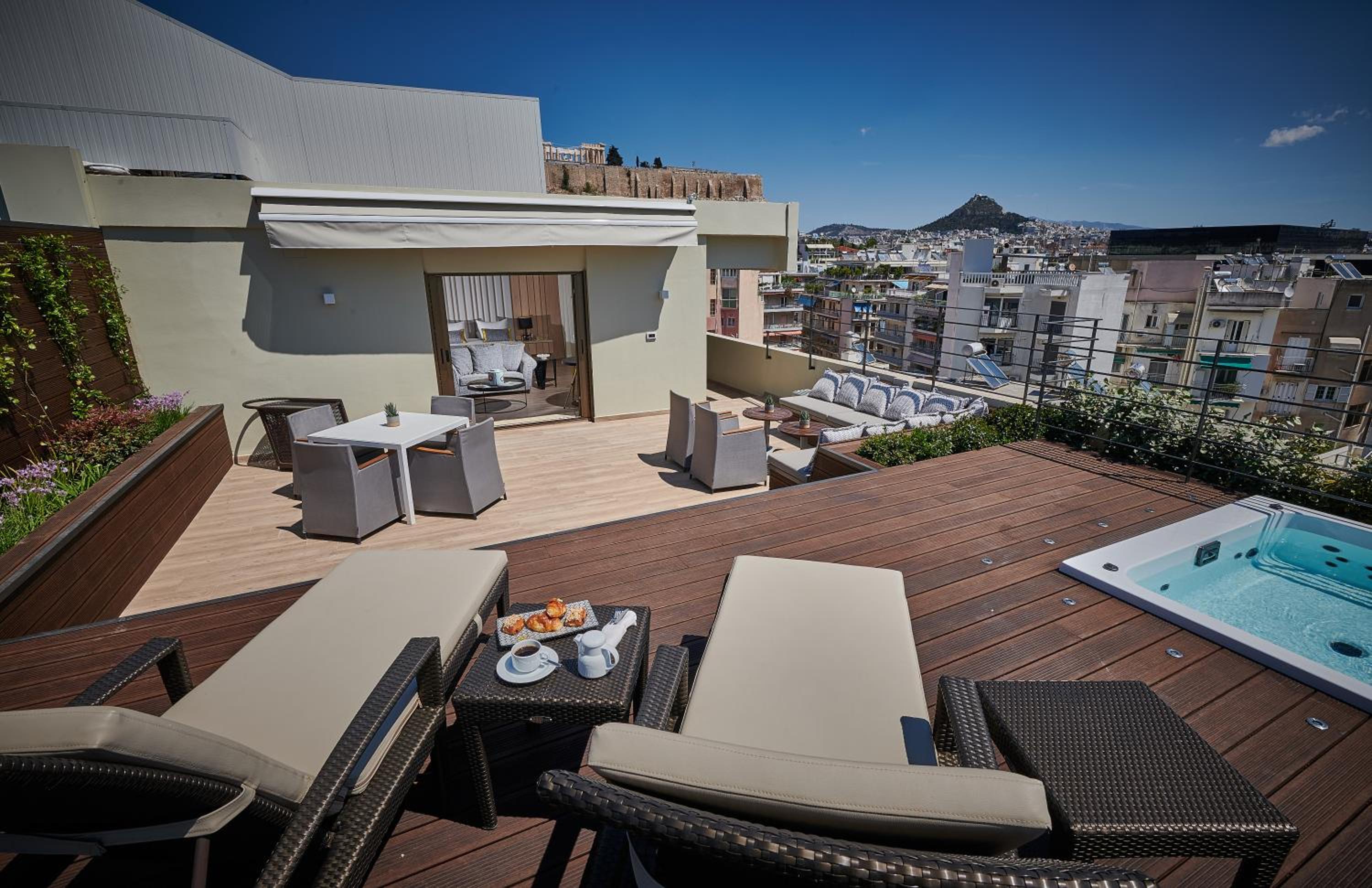 Divine Terrace Suite - Photo 7
