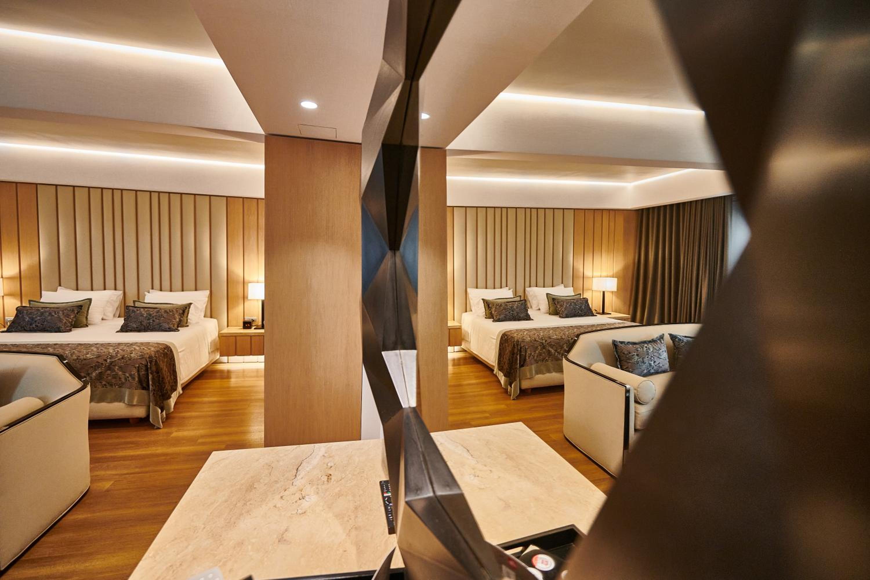 Acropolis Terrace Suite - Photo 9