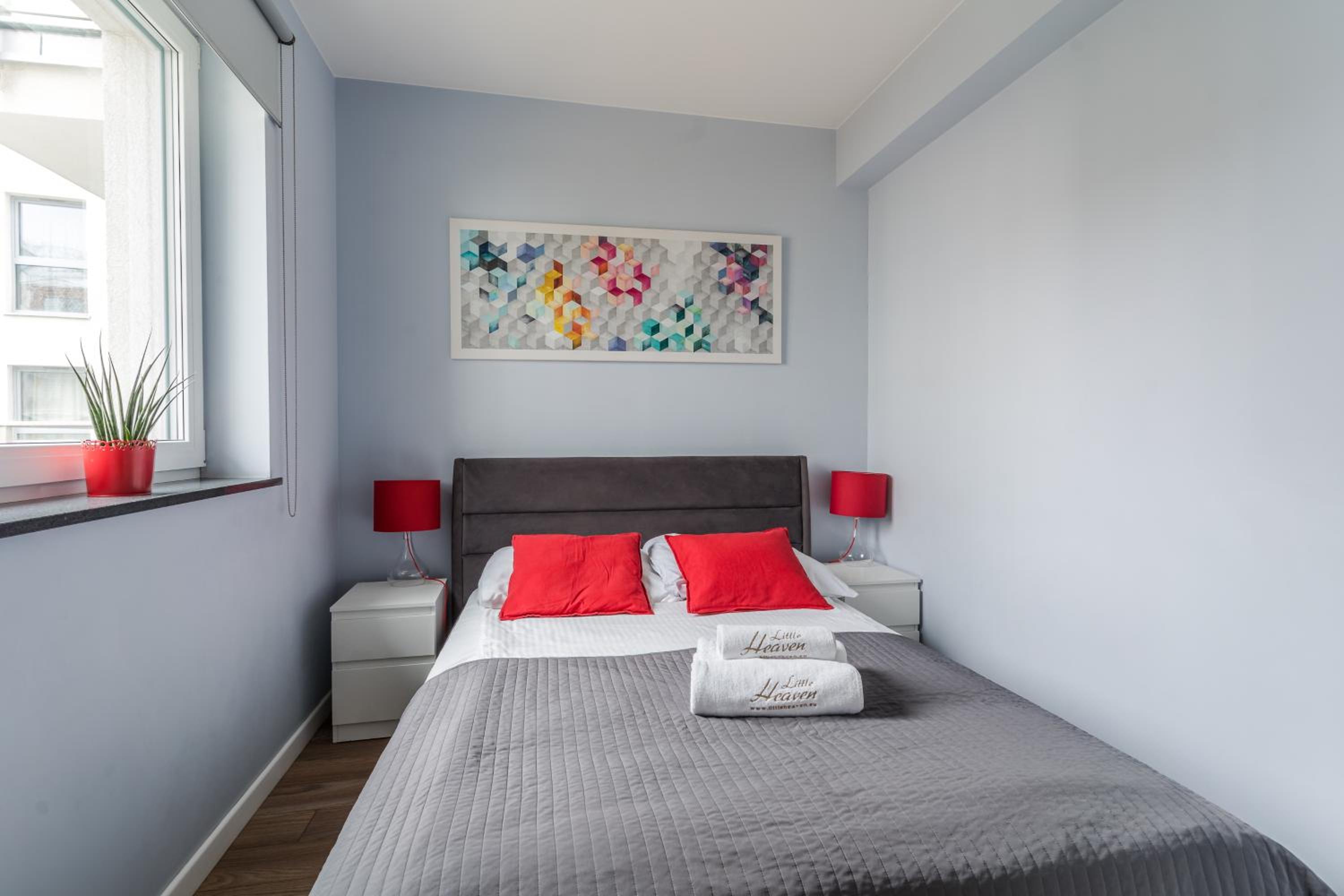 One-Bedroom Apartment with Balcony - Photo 6