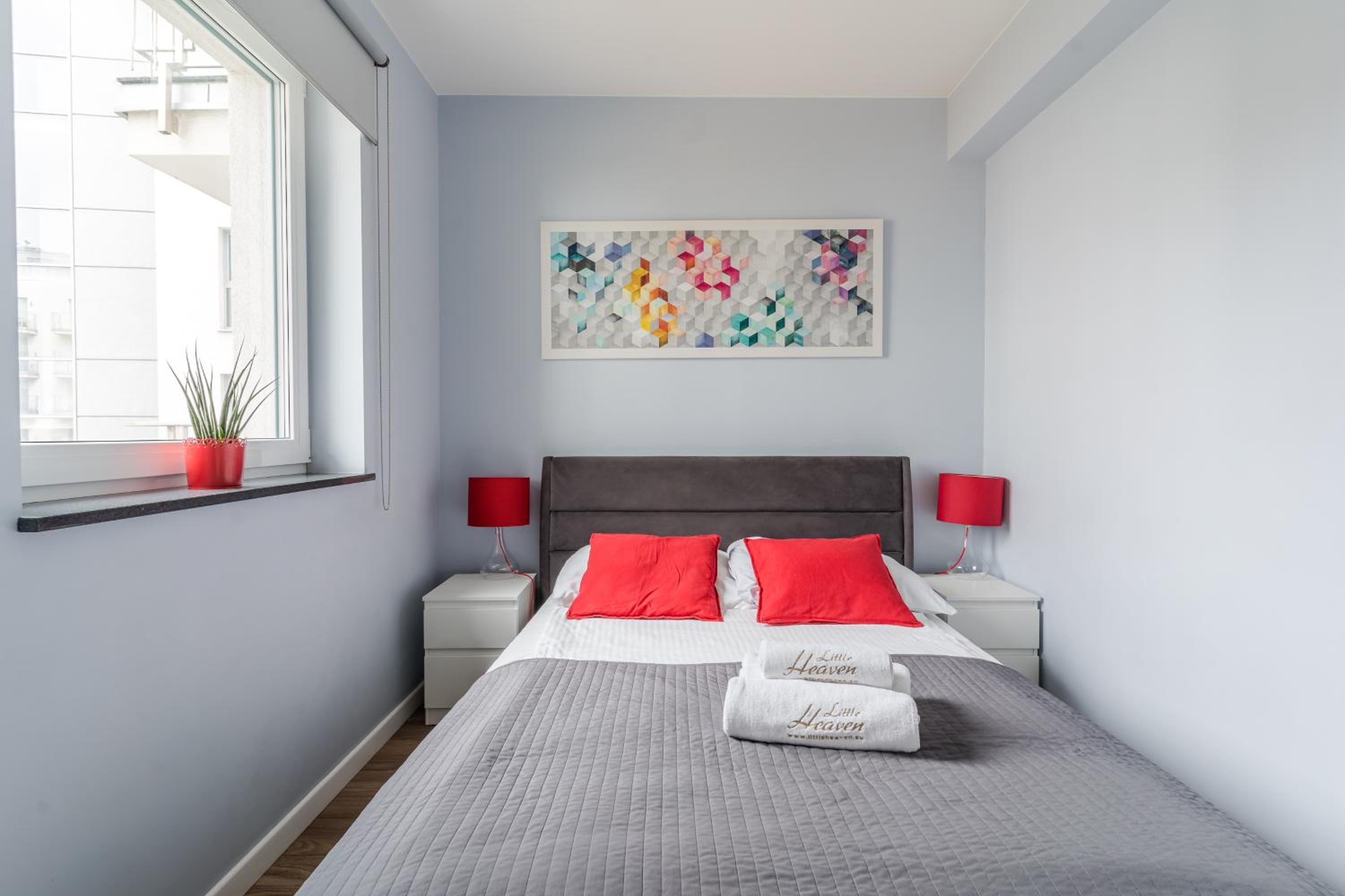 One-Bedroom Apartment with Balcony - Photo 7