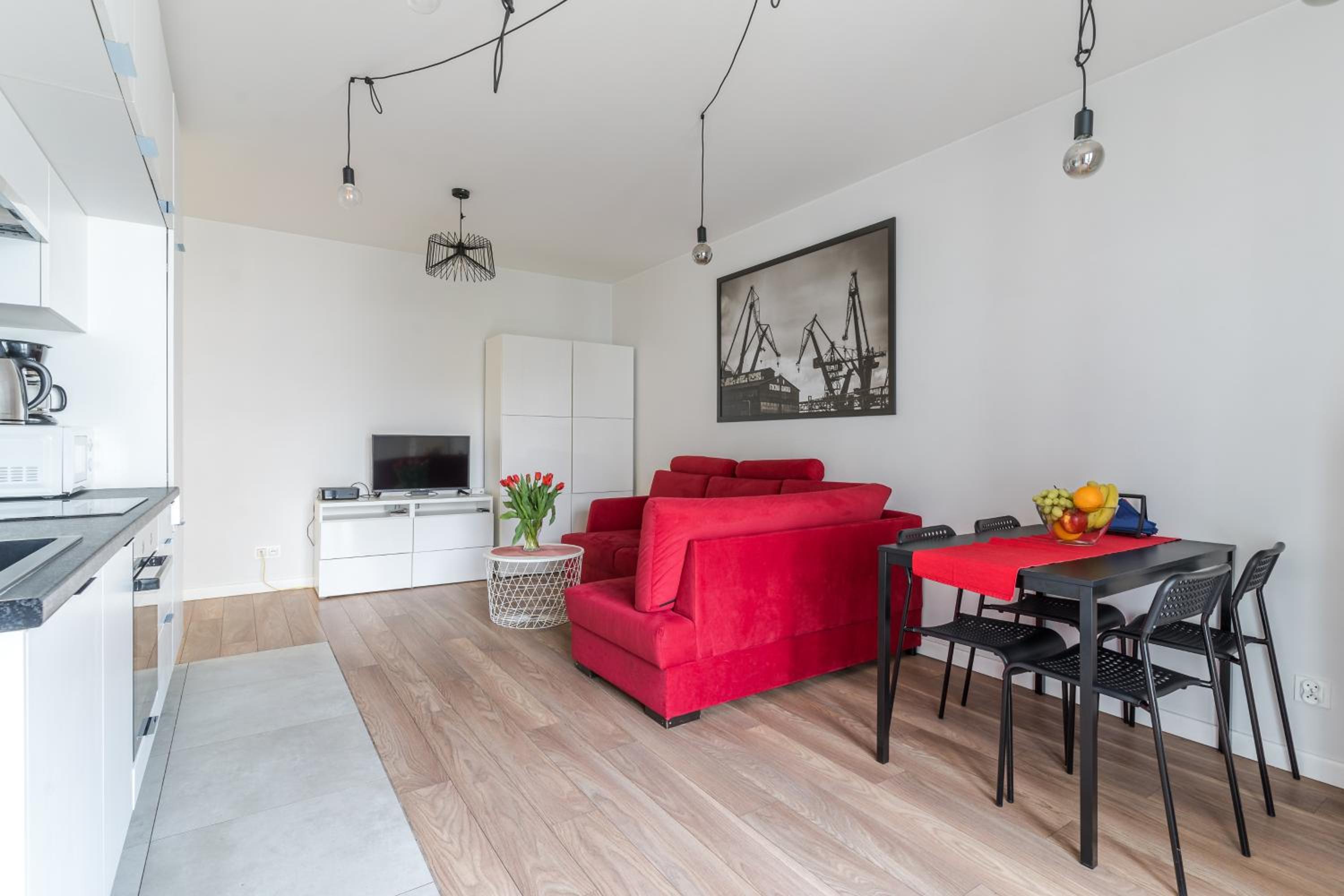 One-Bedroom Apartment with Balcony - Photo 3