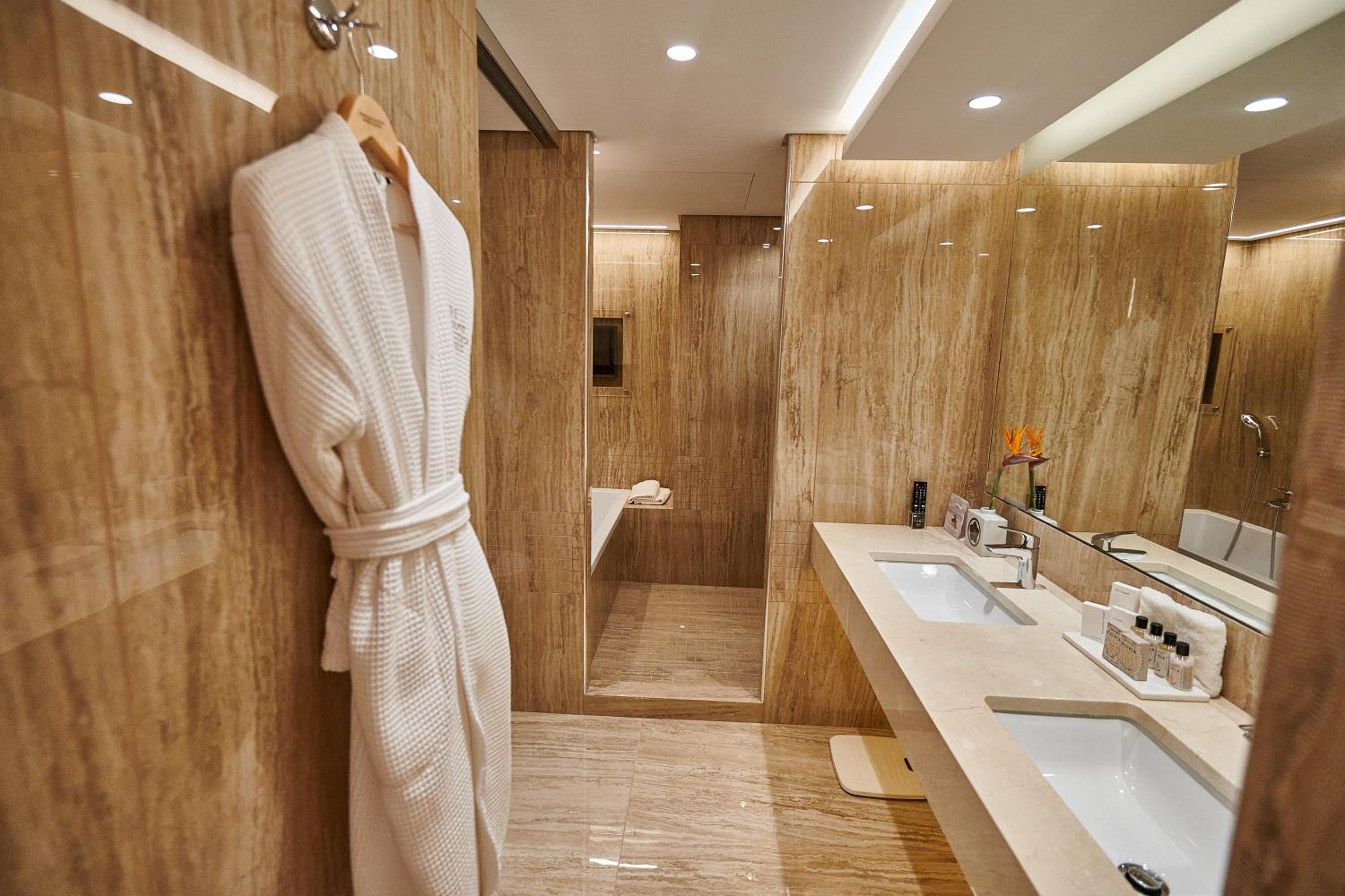 Acropolis Terrace Suite - Photo 7